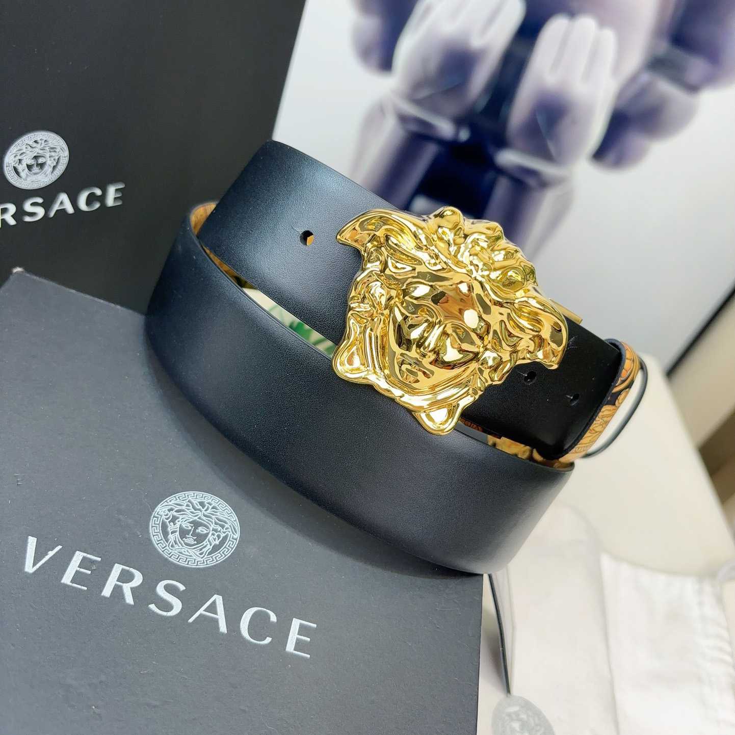 Versace Barocco Reversible Leather Belt    40mm - FashionPlug