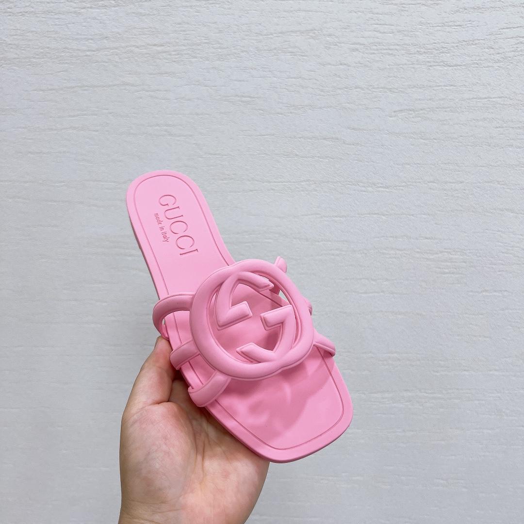 Gucci Women's Interlocking G Slide Sandal - FashionPlug