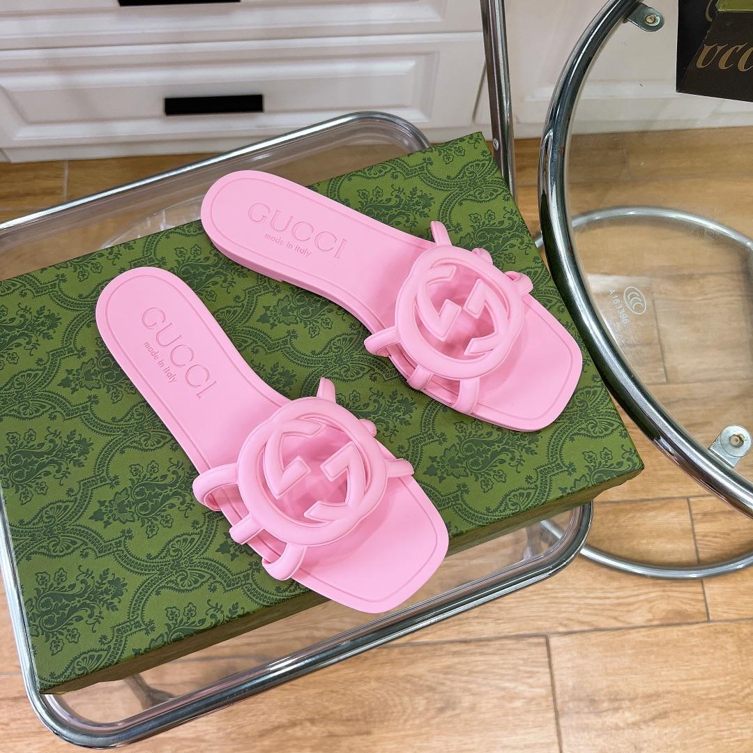 Gucci Women's Interlocking G Slide Sandal - FashionPlug