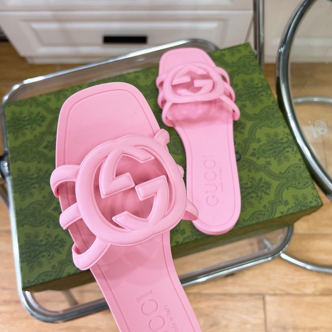 Gucci Women's Interlocking G Slide Sandal - FashionPlug