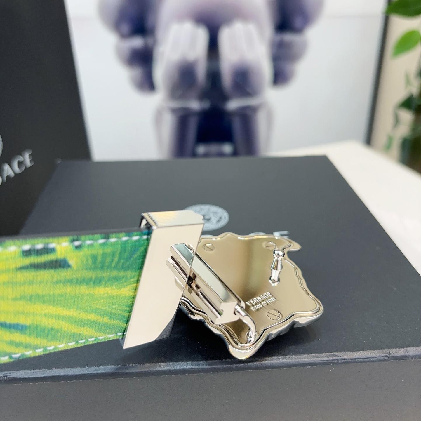 Versace Tiger La Medusa Leather Belt   40mm - FashionPlug