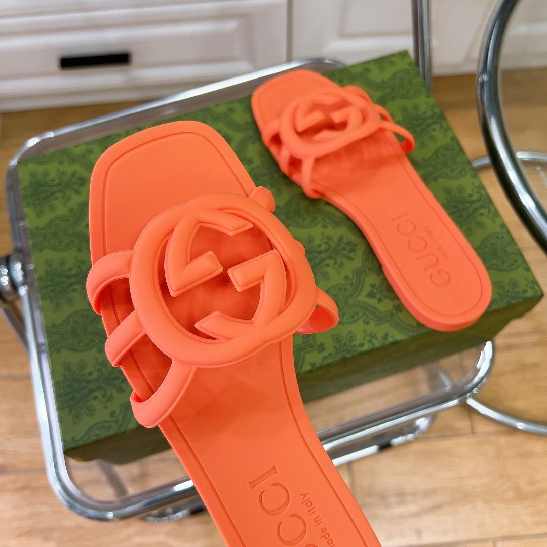 Gucci Women's Interlocking G Slide Sandal - FashionPlug