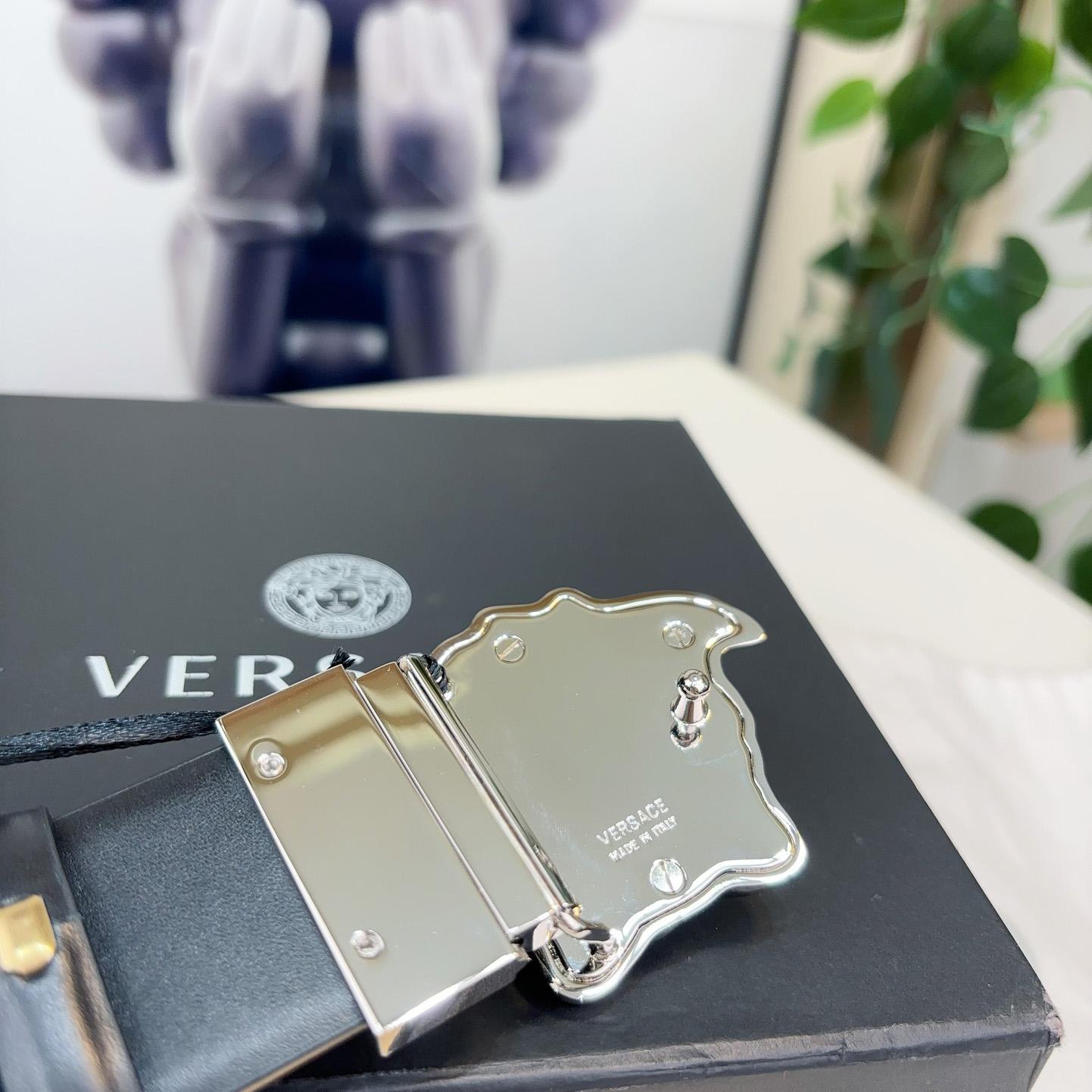 Versace Reversible Leather Belt    40mm - FashionPlug