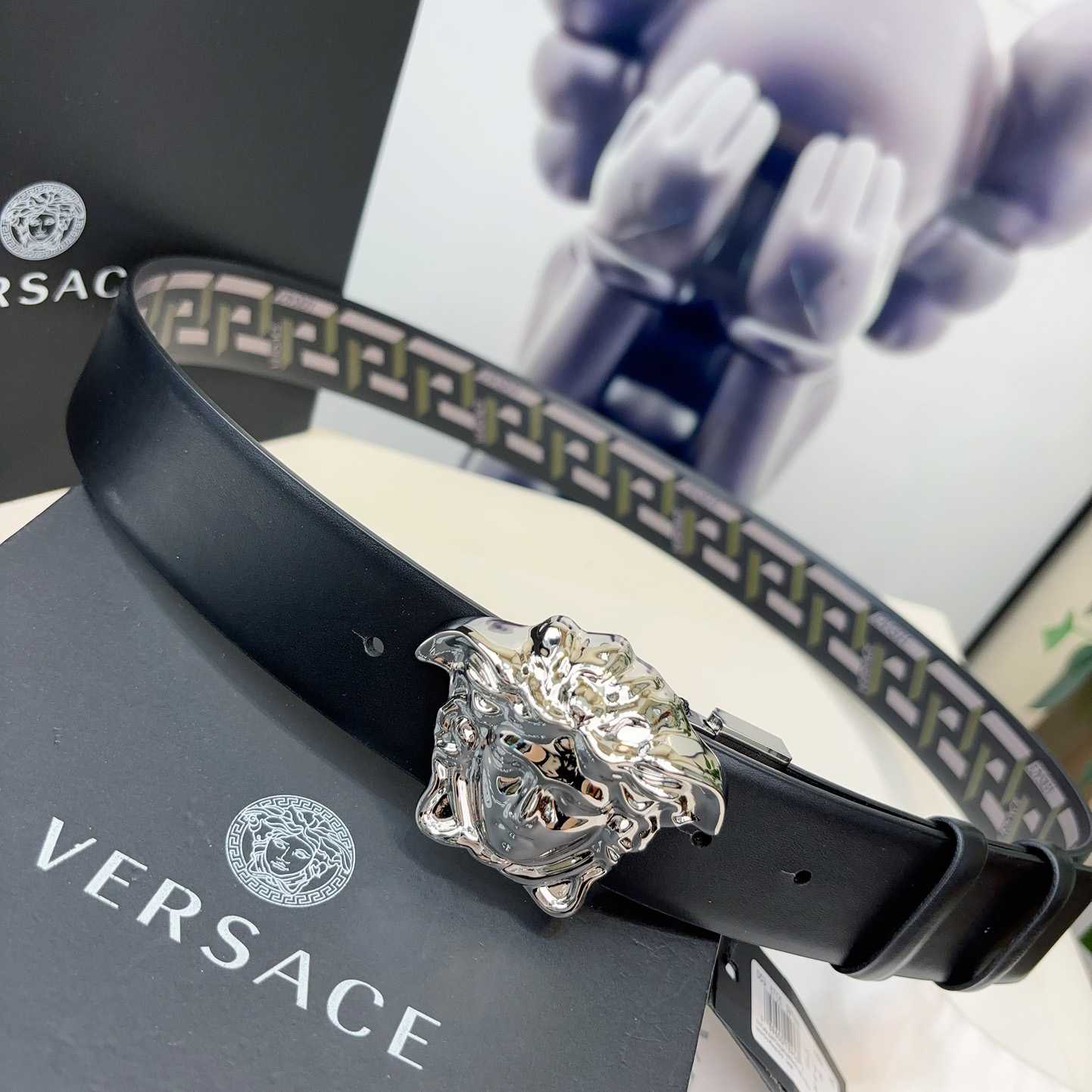 Versace Reversible Leather Belt    40mm - FashionPlug
