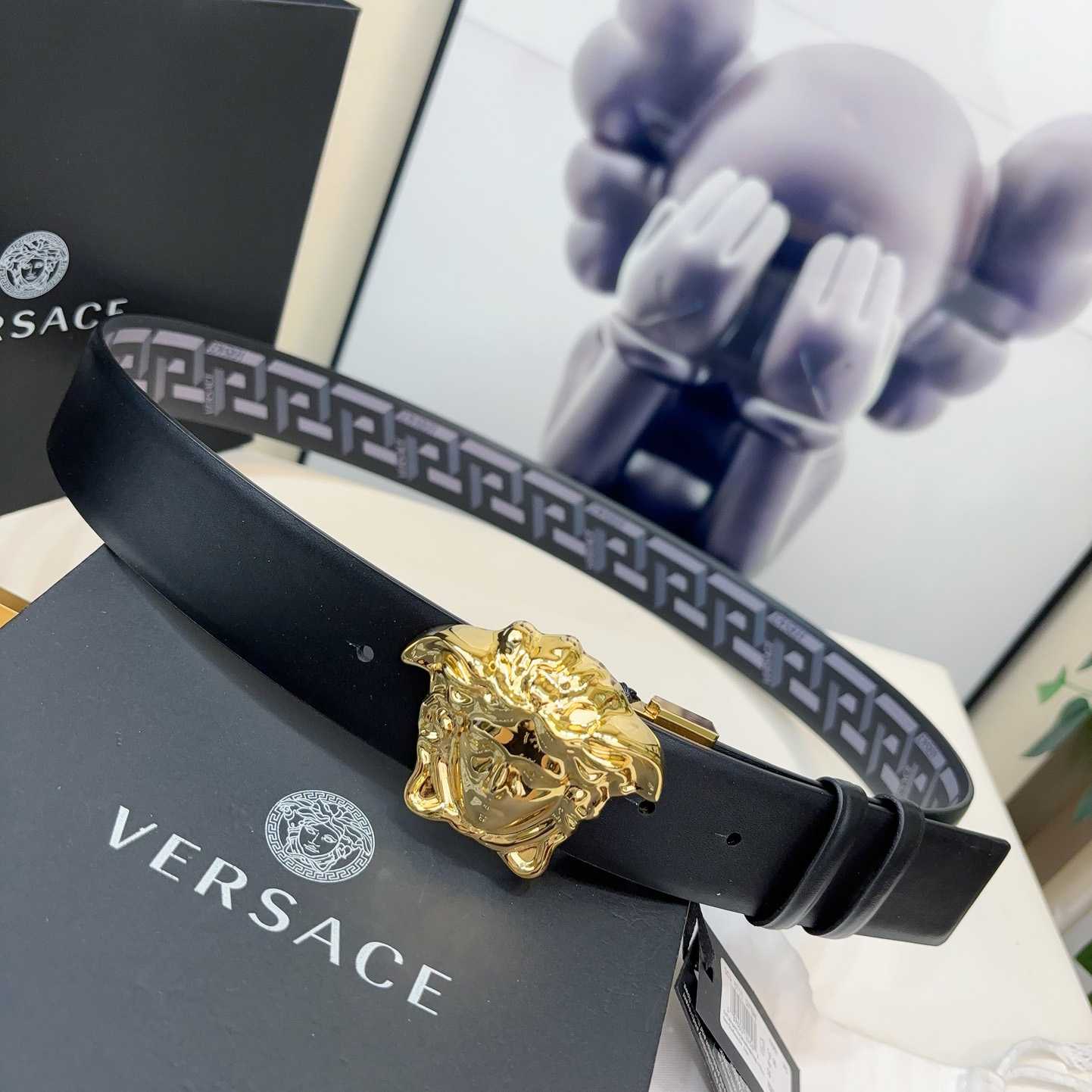 Versace Reversible Leather Belt    40mm - FashionPlug