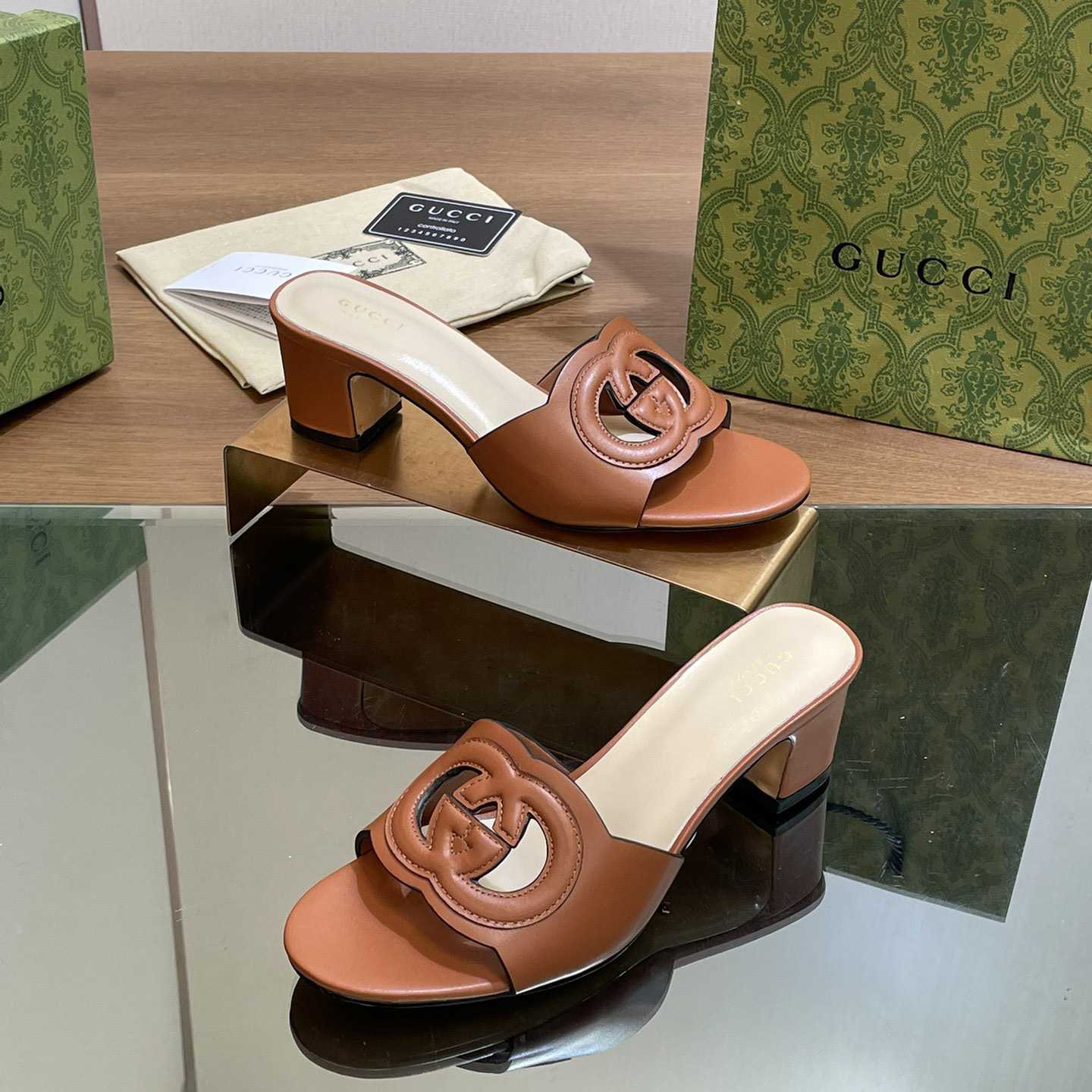 Gucci Women's Interlocking G Slide Sandal  - FashionPlug