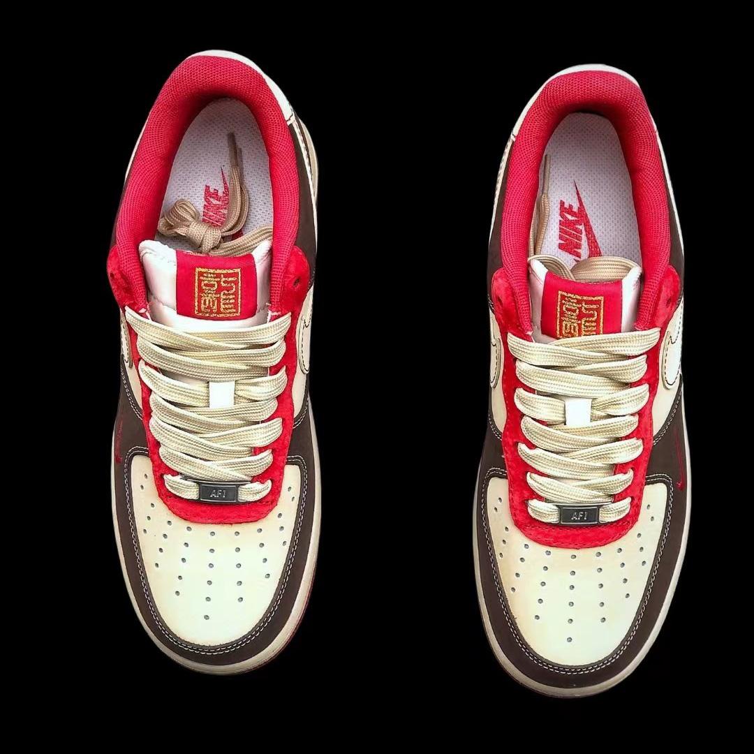 Nike SB Dunk Low Sneaker      - FashionPlug