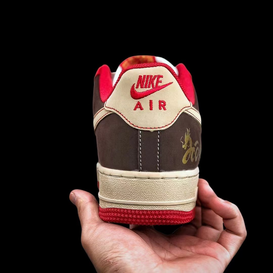 Nike SB Dunk Low Sneaker      - FashionPlug