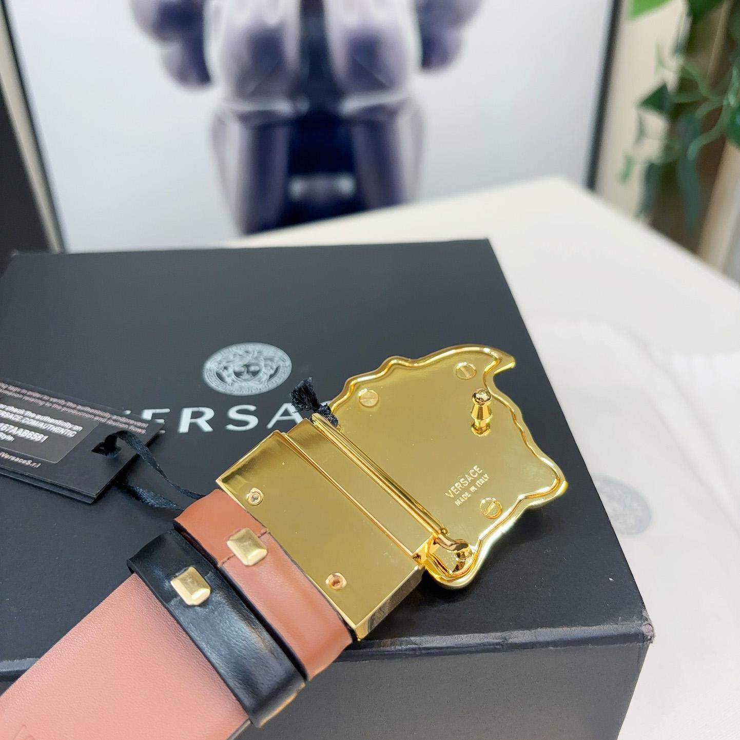Versace Reversible Leather Belt    40mm - FashionPlug