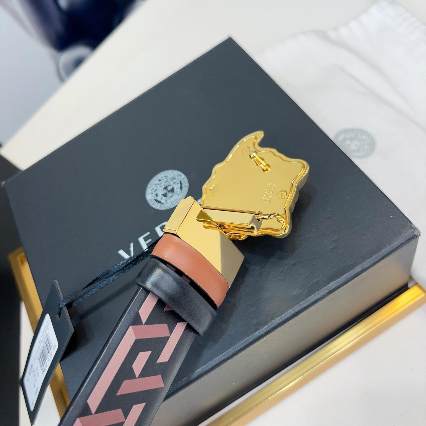 Versace Reversible Leather Belt    40mm - FashionPlug