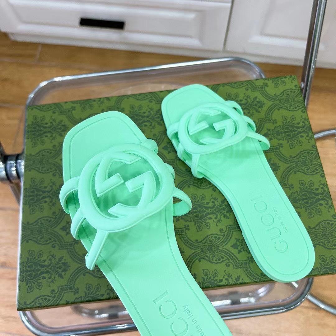 Gucci Women's Interlocking G Slide Sandal - FashionPlug