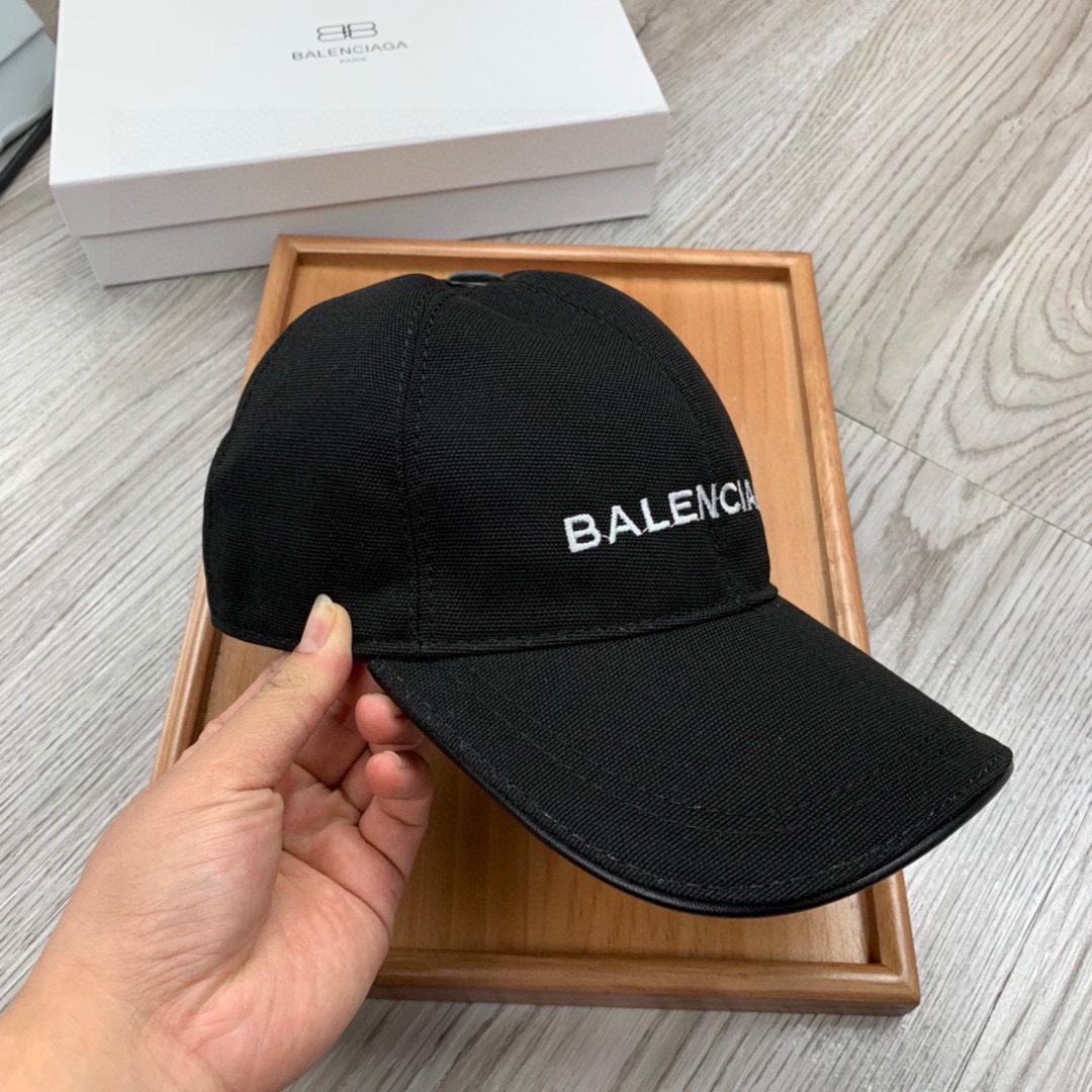 Balenciaga Embroidered-logo Six-panel Cap - FashionPlug