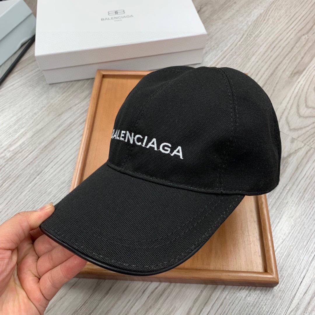 Balenciaga Embroidered-logo Six-panel Cap - FashionPlug