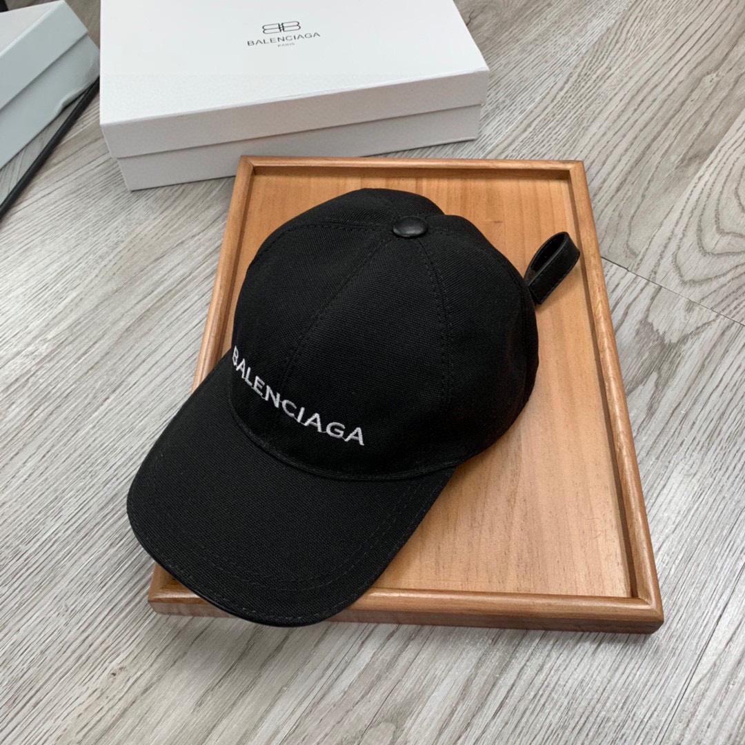 Balenciaga Embroidered-logo Six-panel Cap - FashionPlug