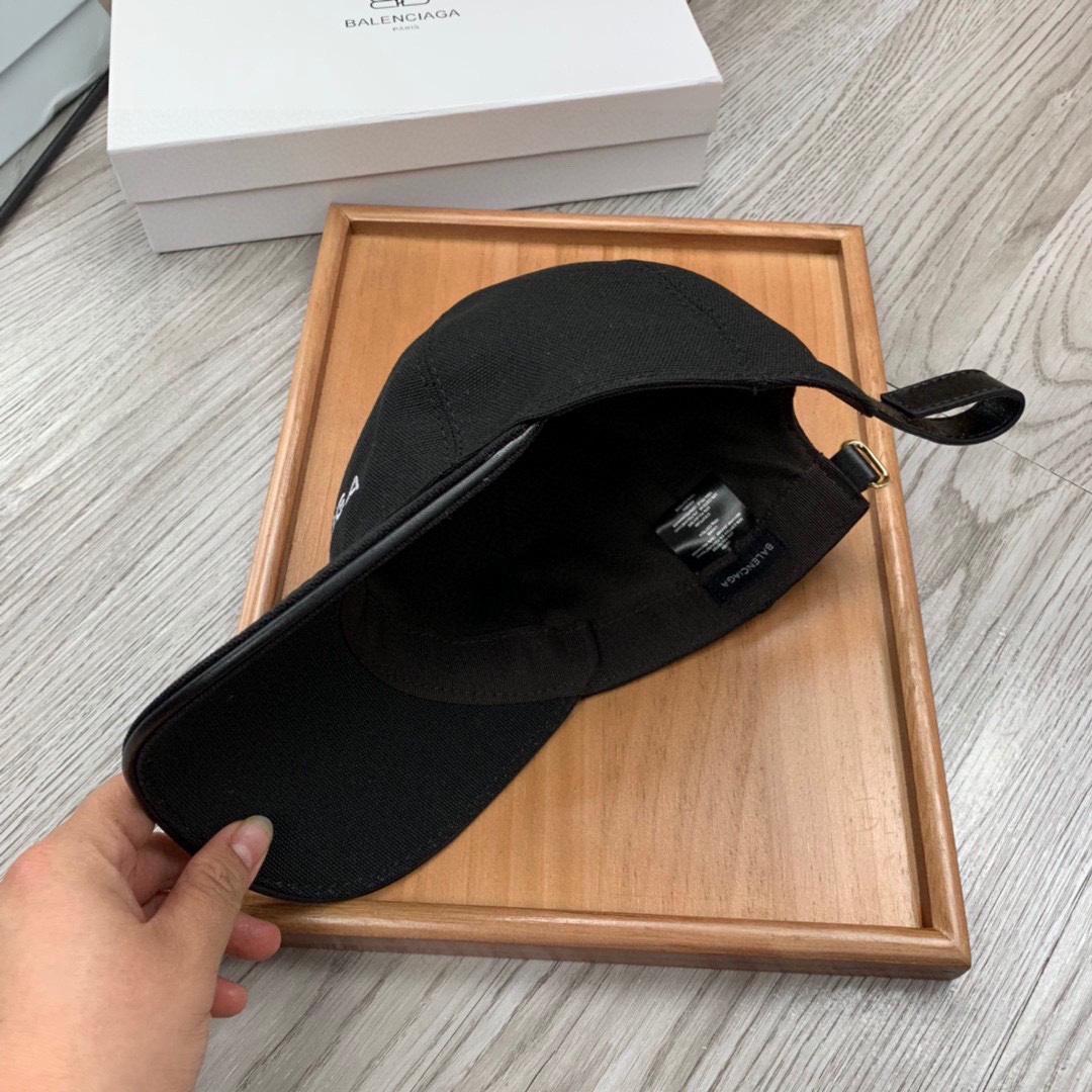 Balenciaga Embroidered-logo Six-panel Cap - FashionPlug