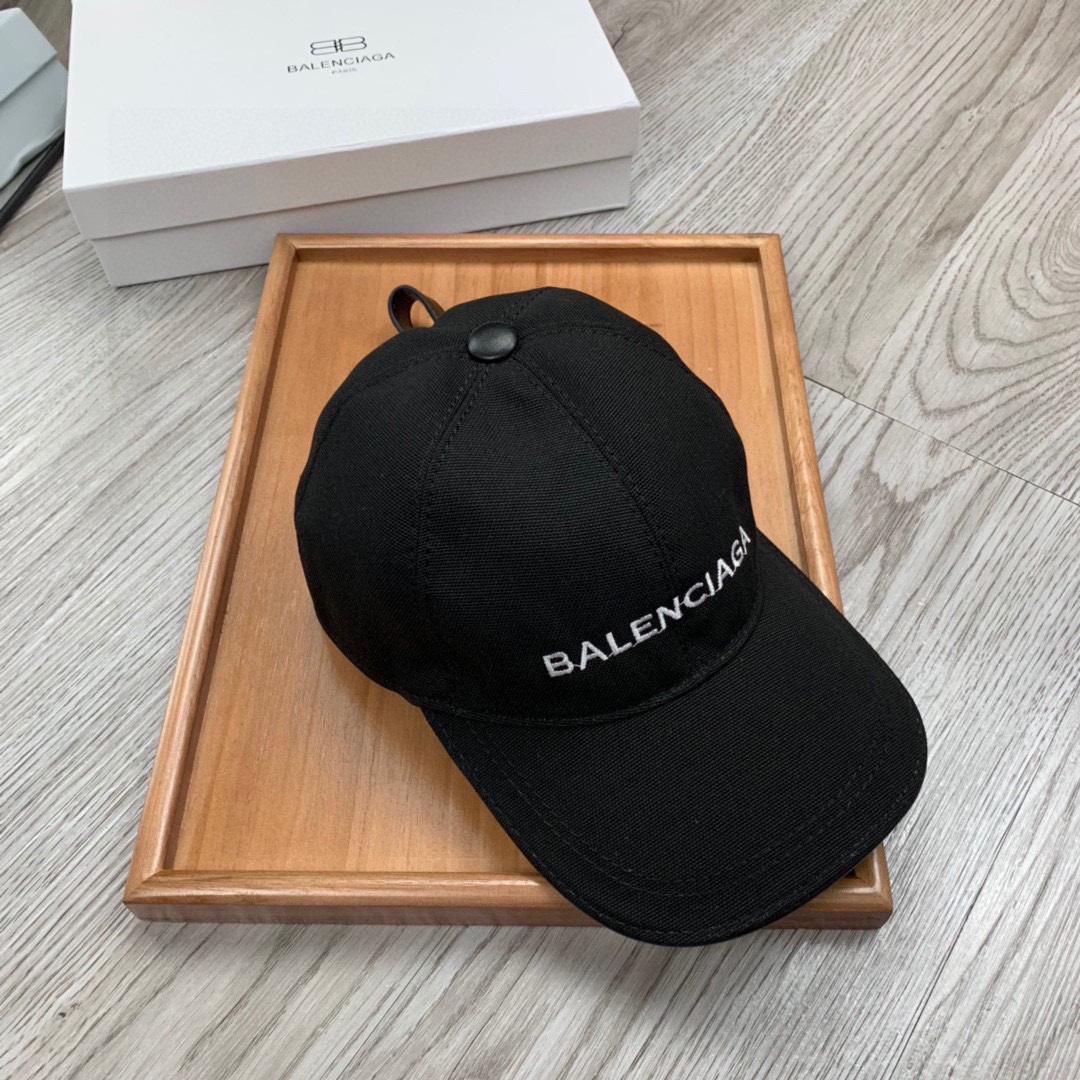 Balenciaga Embroidered-logo Six-panel Cap - FashionPlug