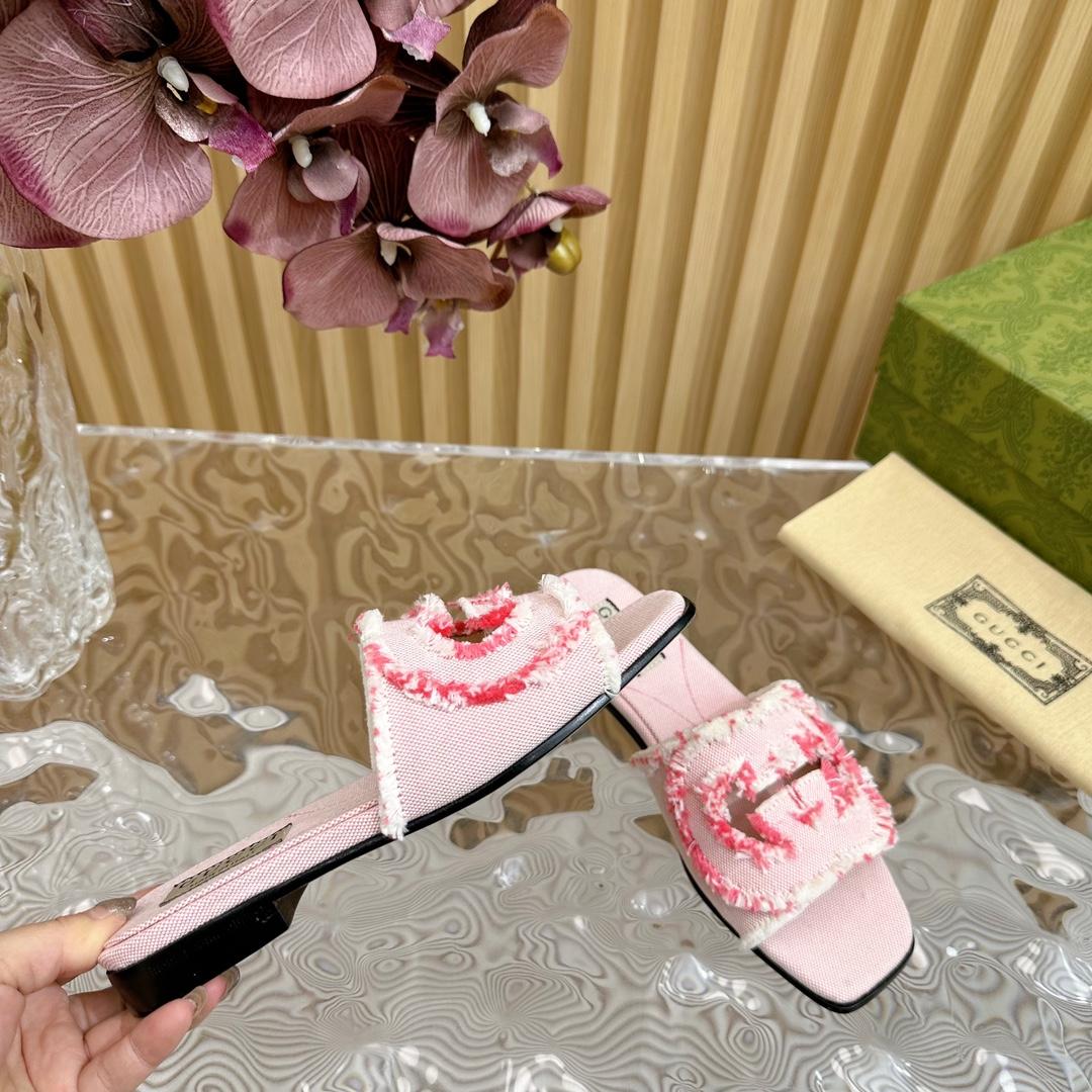 Gucci Women's Interlocking G Slide Sandal - FashionPlug