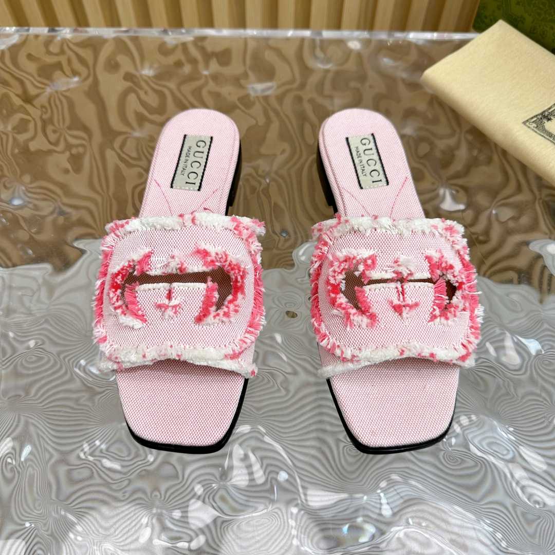 Gucci Women's Interlocking G Slide Sandal - FashionPlug