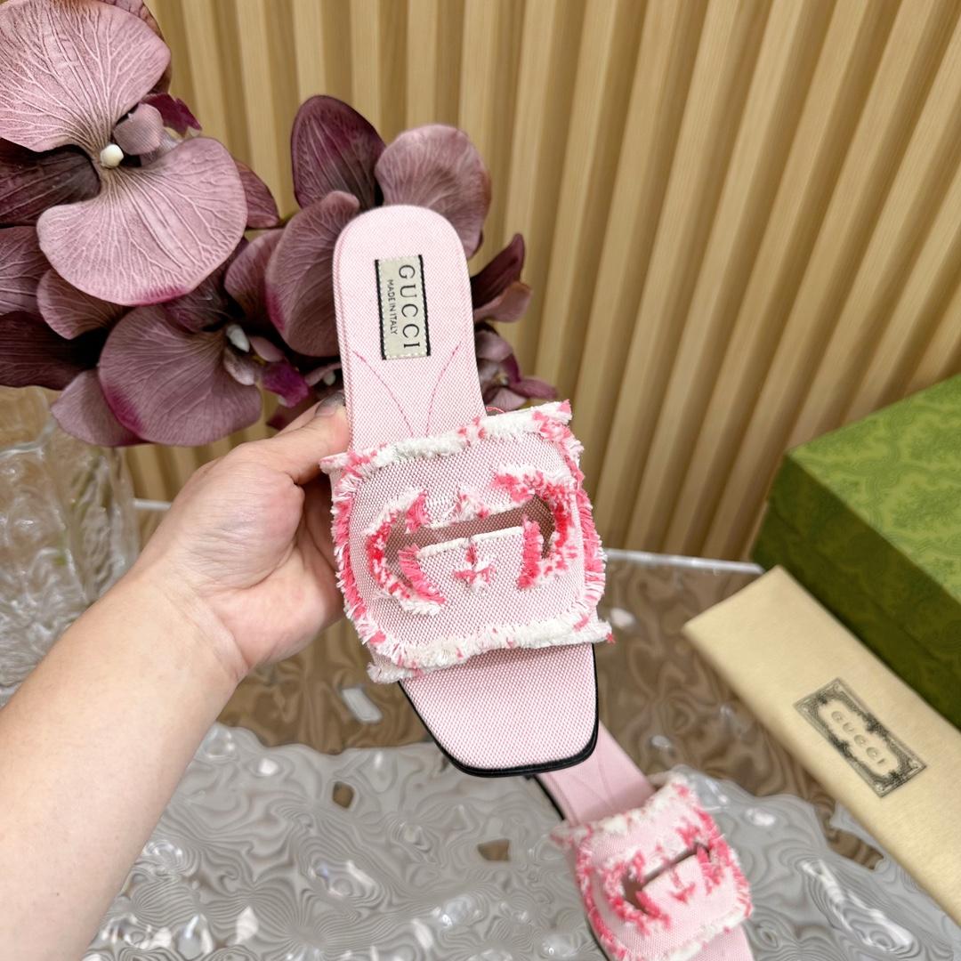 Gucci Women's Interlocking G Slide Sandal - FashionPlug