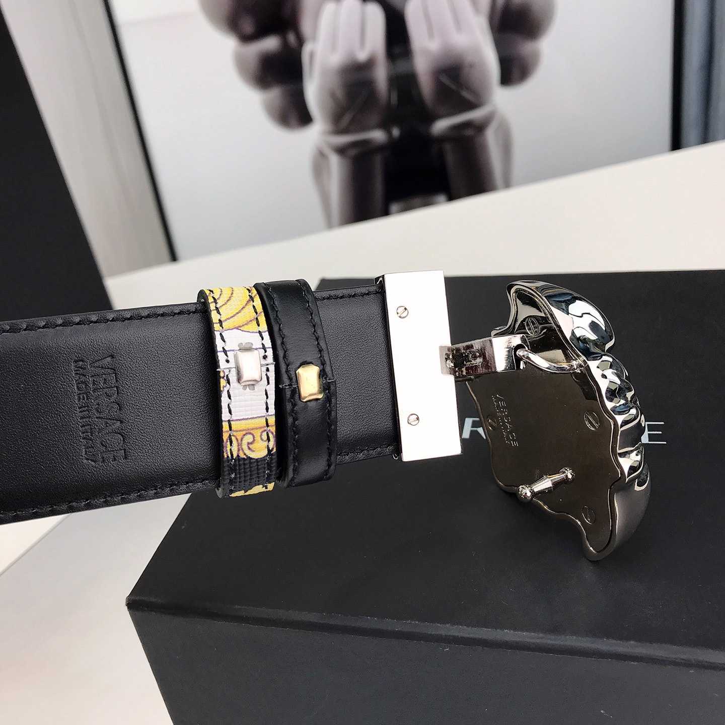 Versace Barocco Reversible LeatherBelt    40mm - FashionPlug