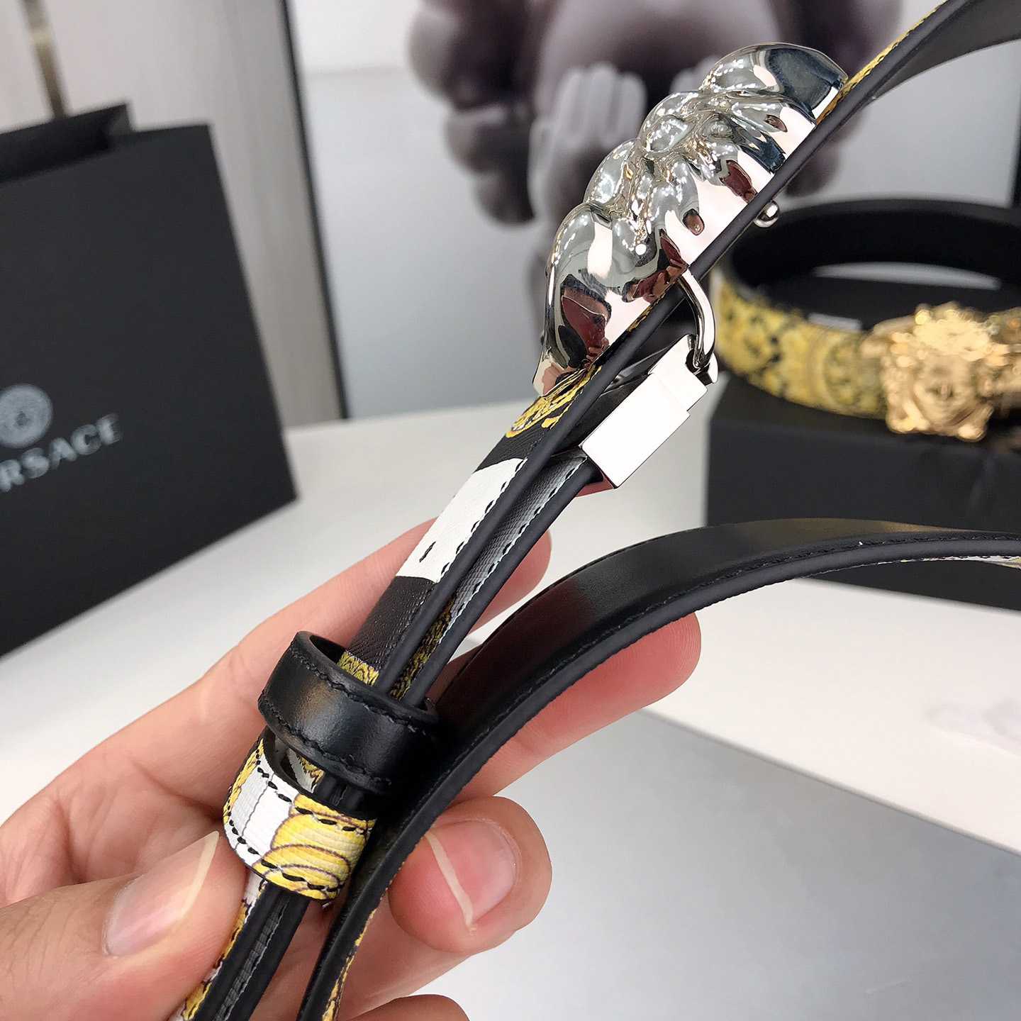 Versace Barocco Reversible LeatherBelt    40mm - FashionPlug