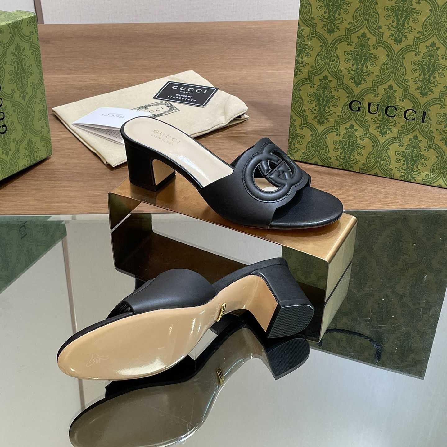 Gucci Women's Interlocking G Slide Sandal  - FashionPlug