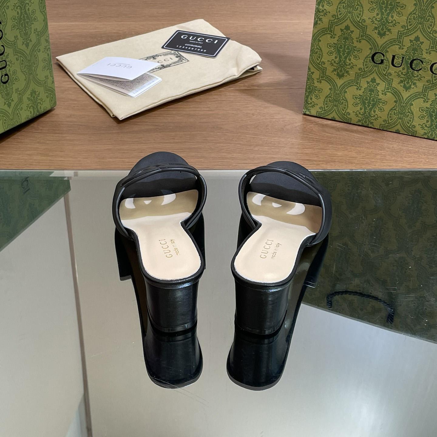 Gucci Women's Interlocking G Slide Sandal  - FashionPlug