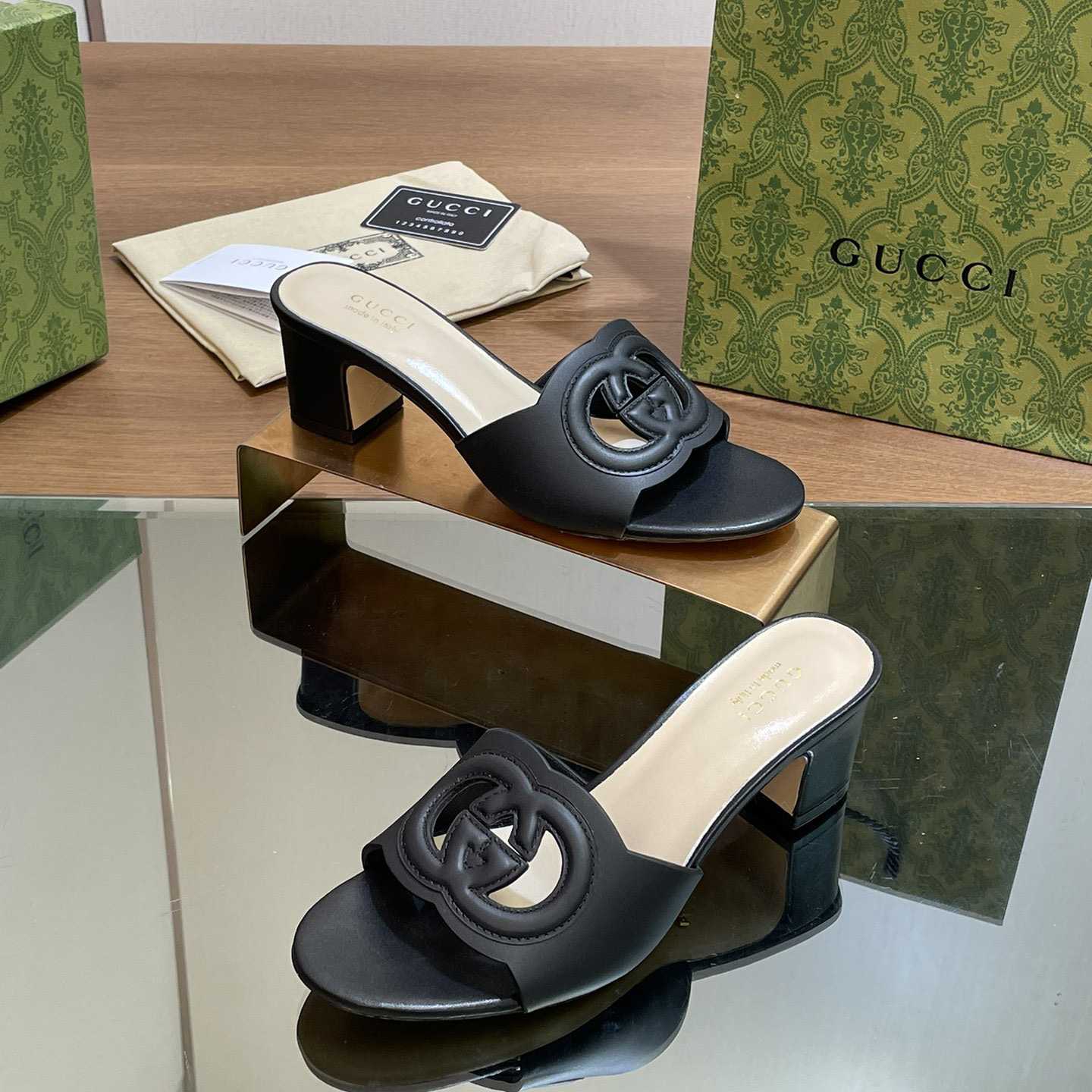 Gucci Women's Interlocking G Slide Sandal  - FashionPlug