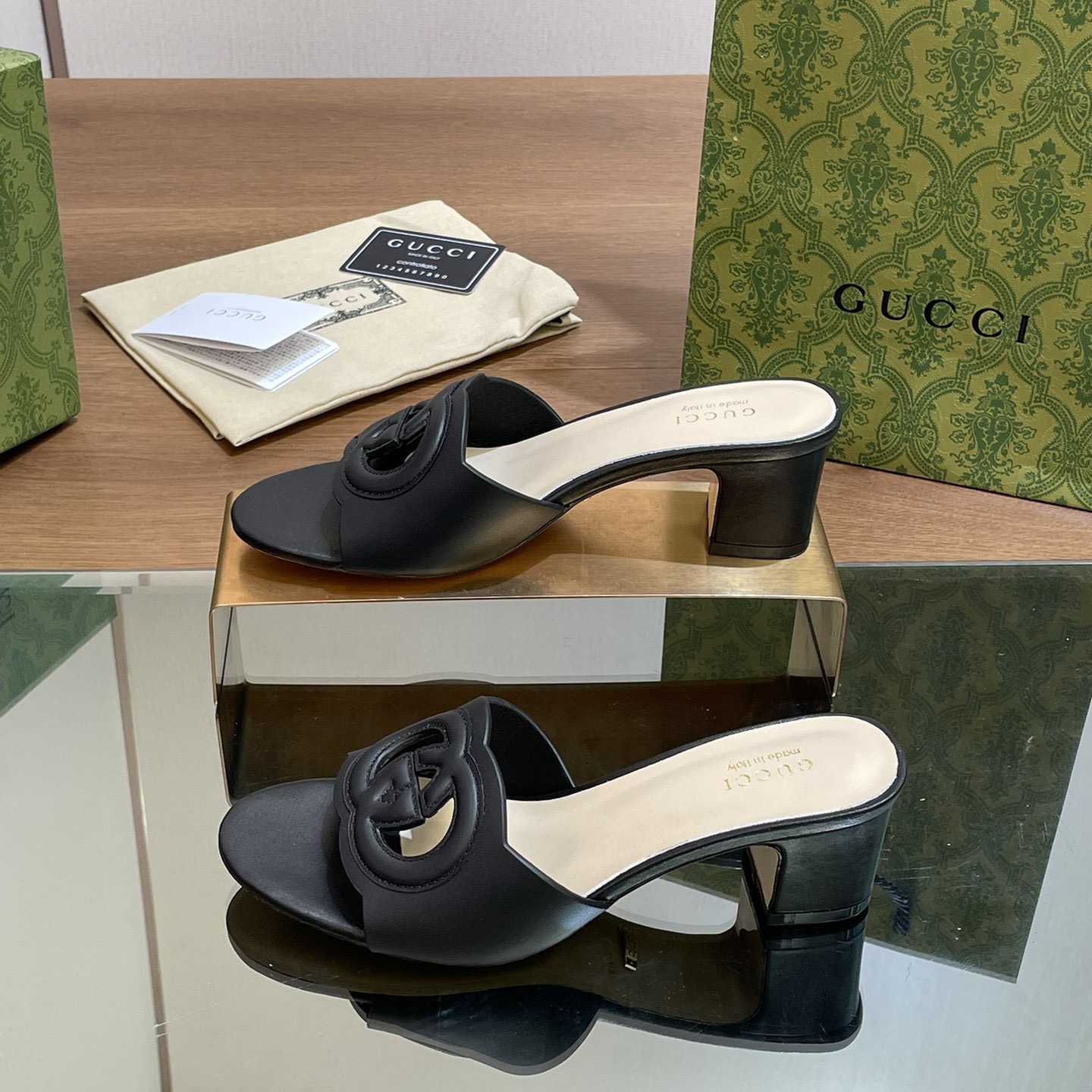 Gucci Women's Interlocking G Slide Sandal  - FashionPlug