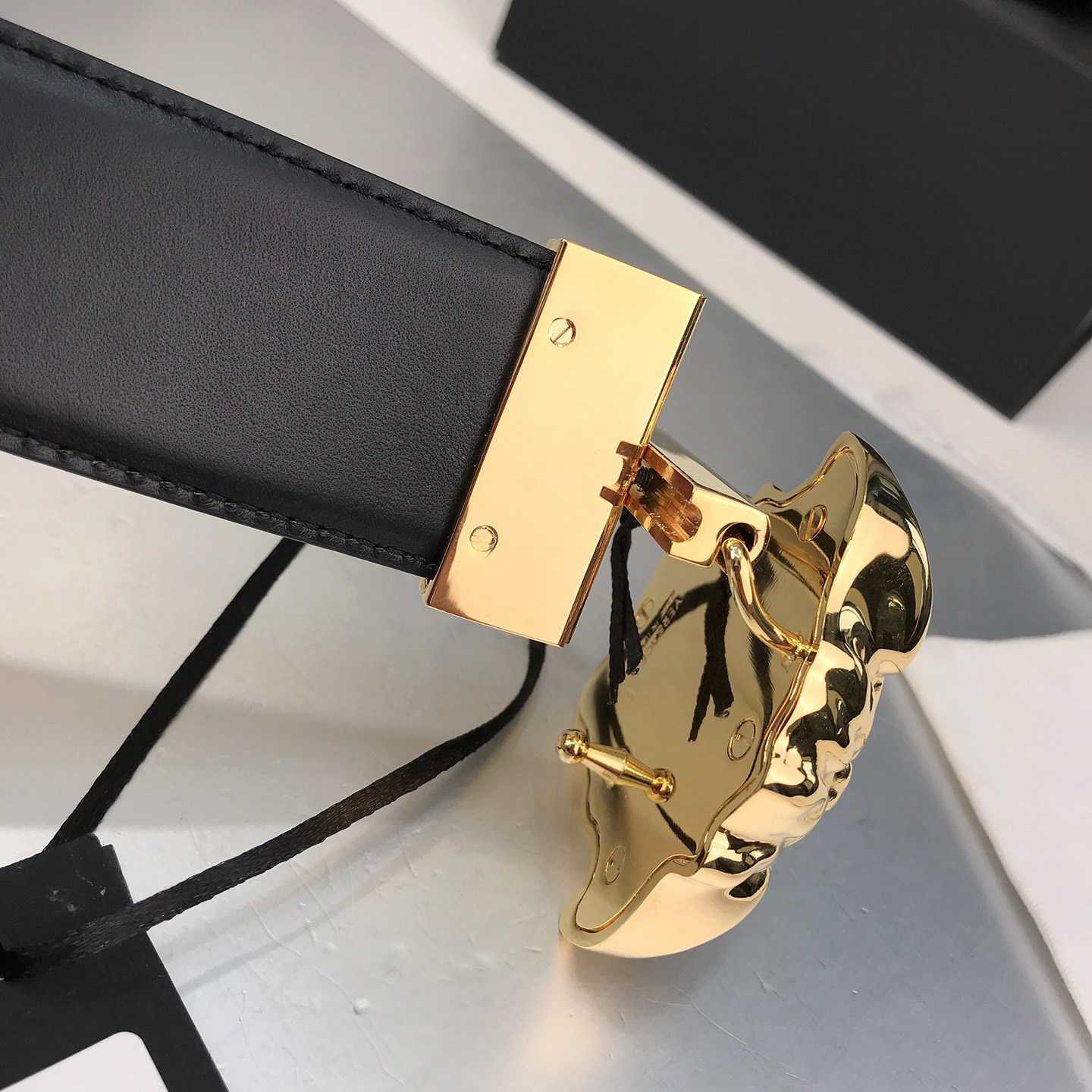 Versace Barocco Reversible LeatherBelt    40mm - FashionPlug