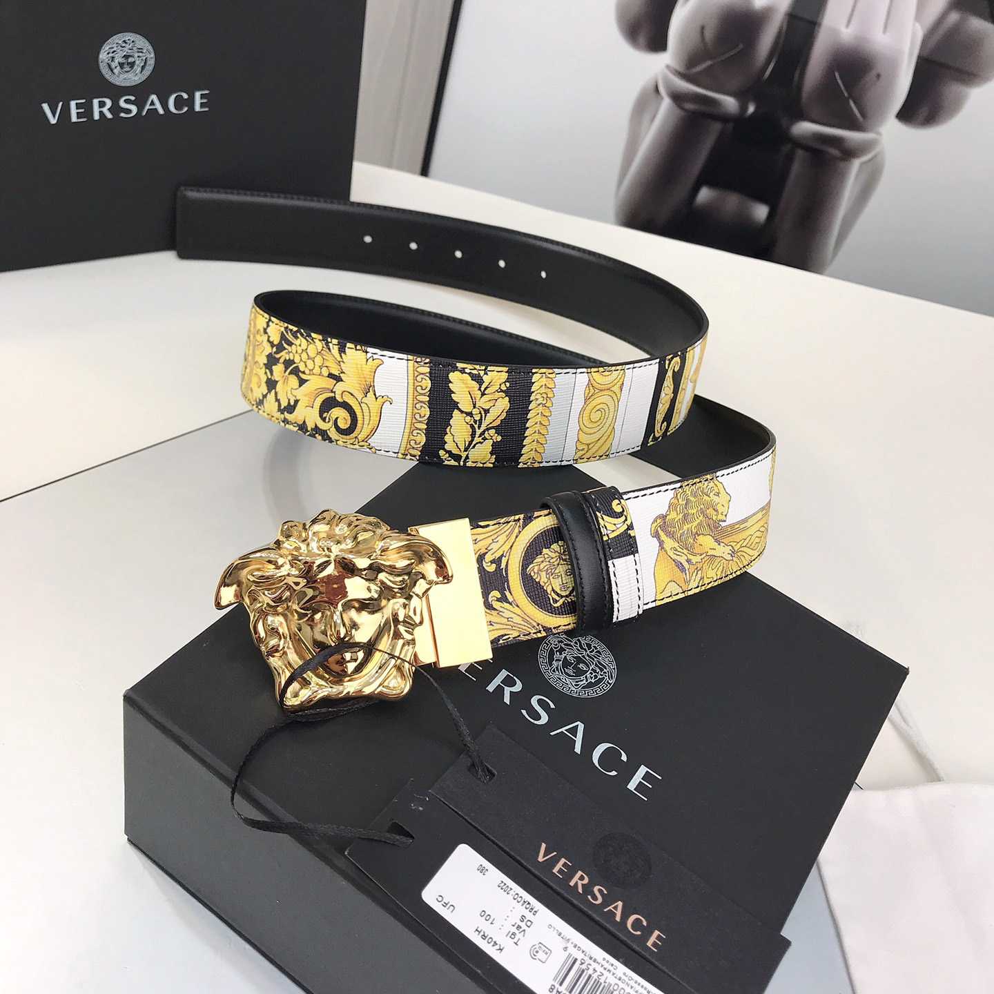 Versace Barocco Reversible LeatherBelt    40mm - FashionPlug