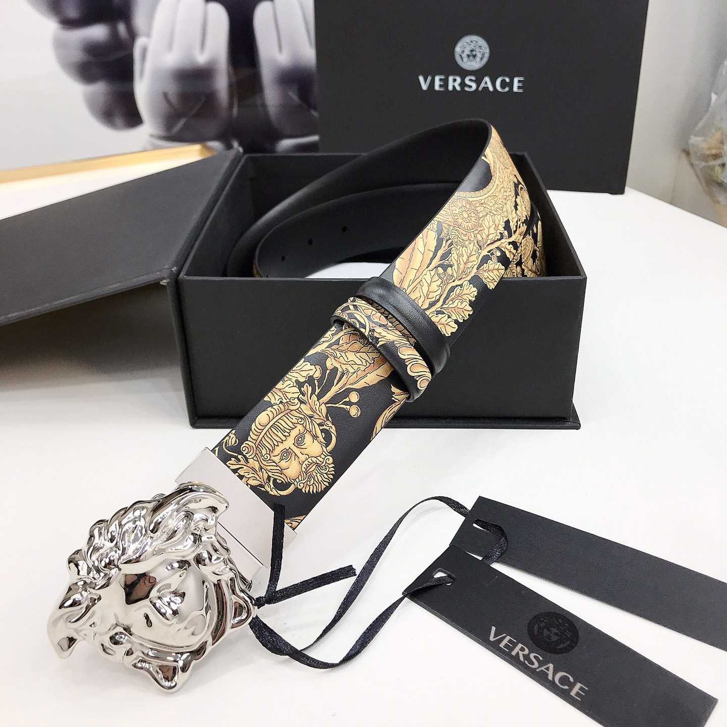 Versace Barocco Reversible Leather Belt    40mm - FashionPlug