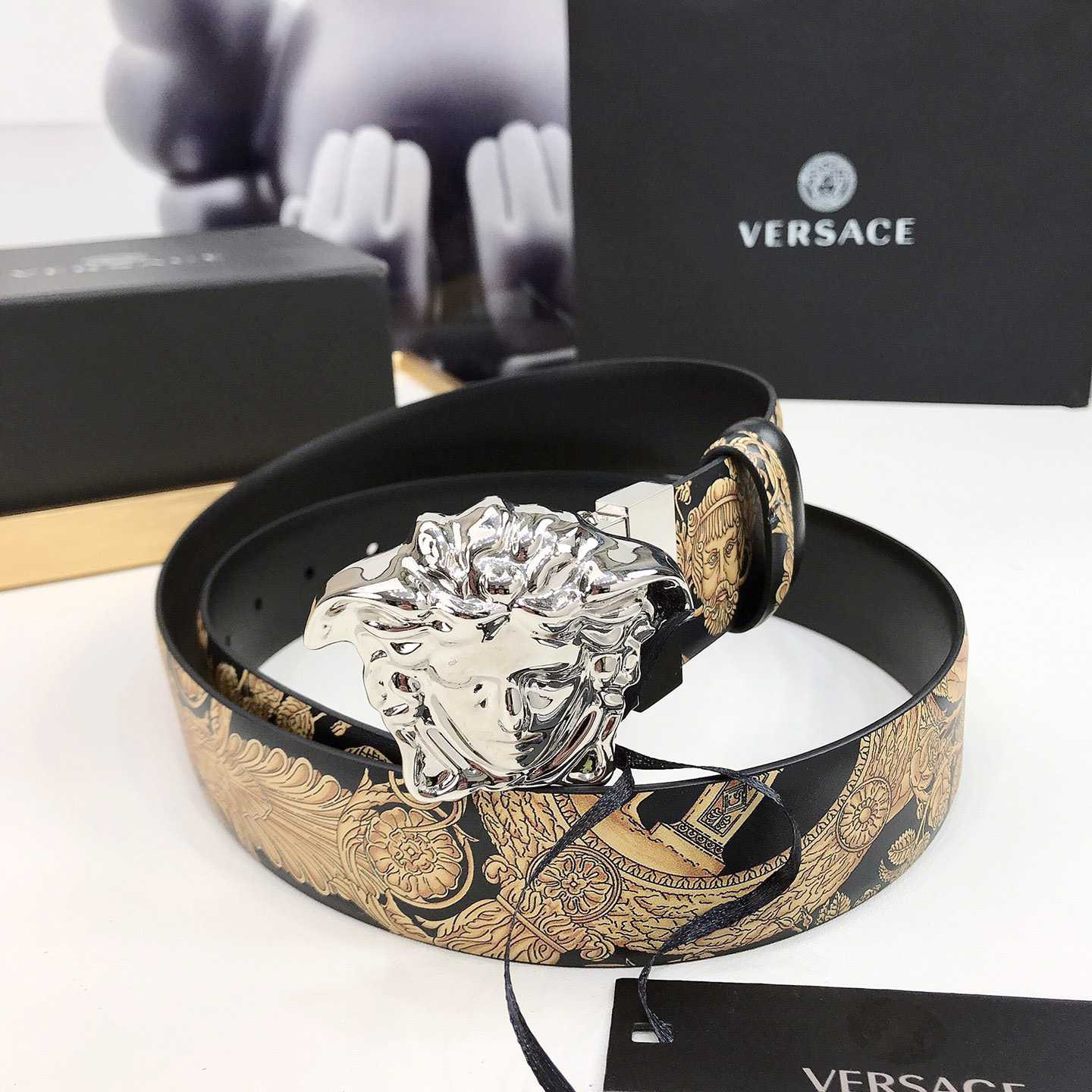 Versace Barocco Reversible Leather Belt    40mm - FashionPlug
