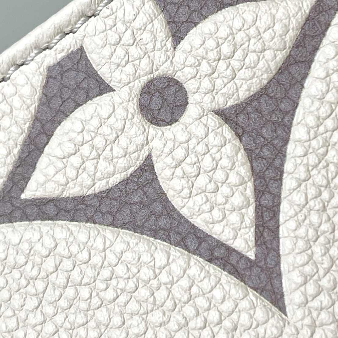 Louis Vuitton OnTheGo   M45654   25-19-11.5cm - FashionPlug