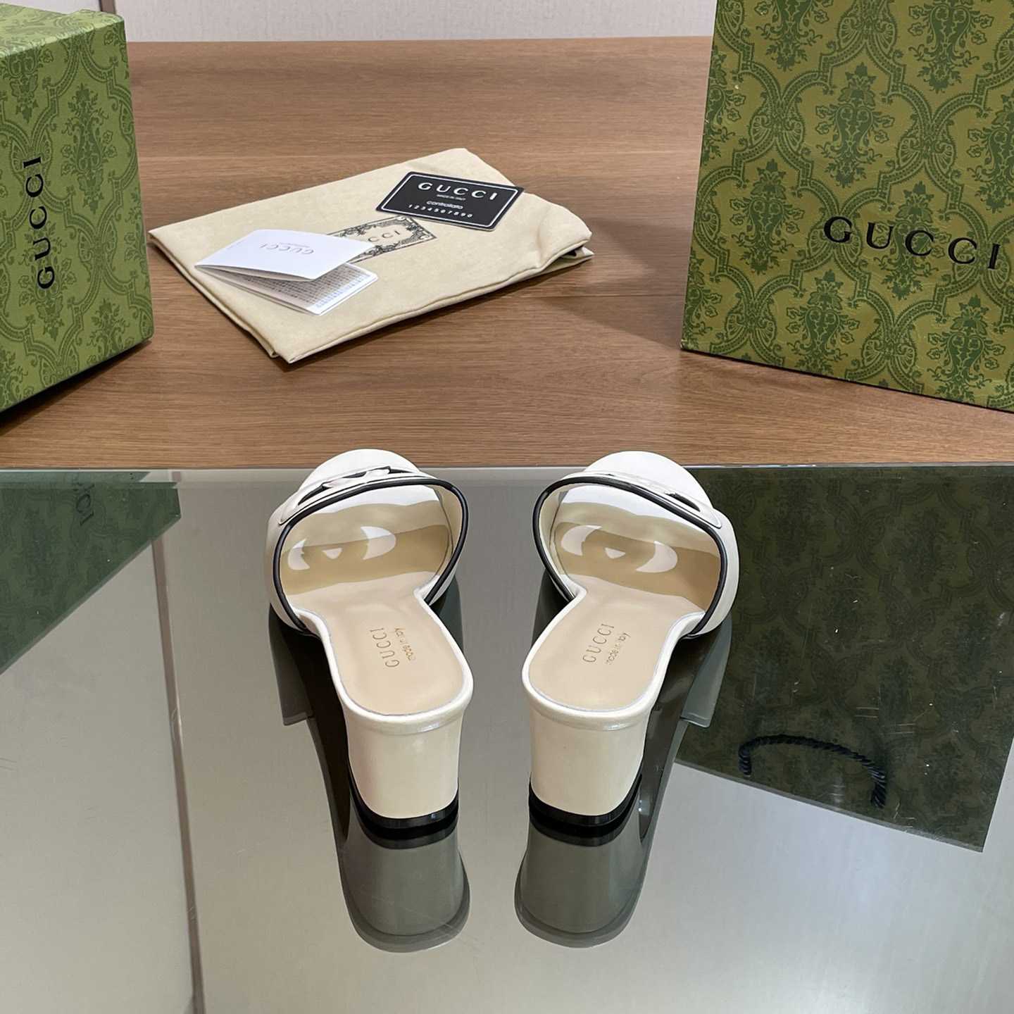 Gucci Women's Interlocking G Slide Sandal  - FashionPlug