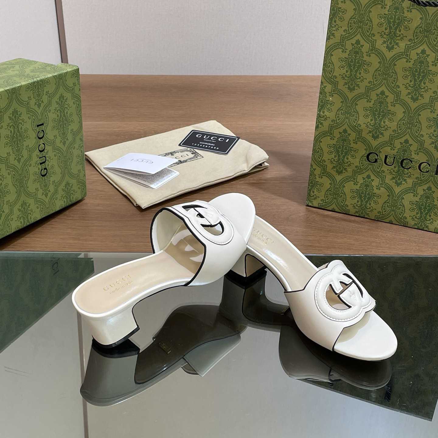 Gucci Women's Interlocking G Slide Sandal  - FashionPlug