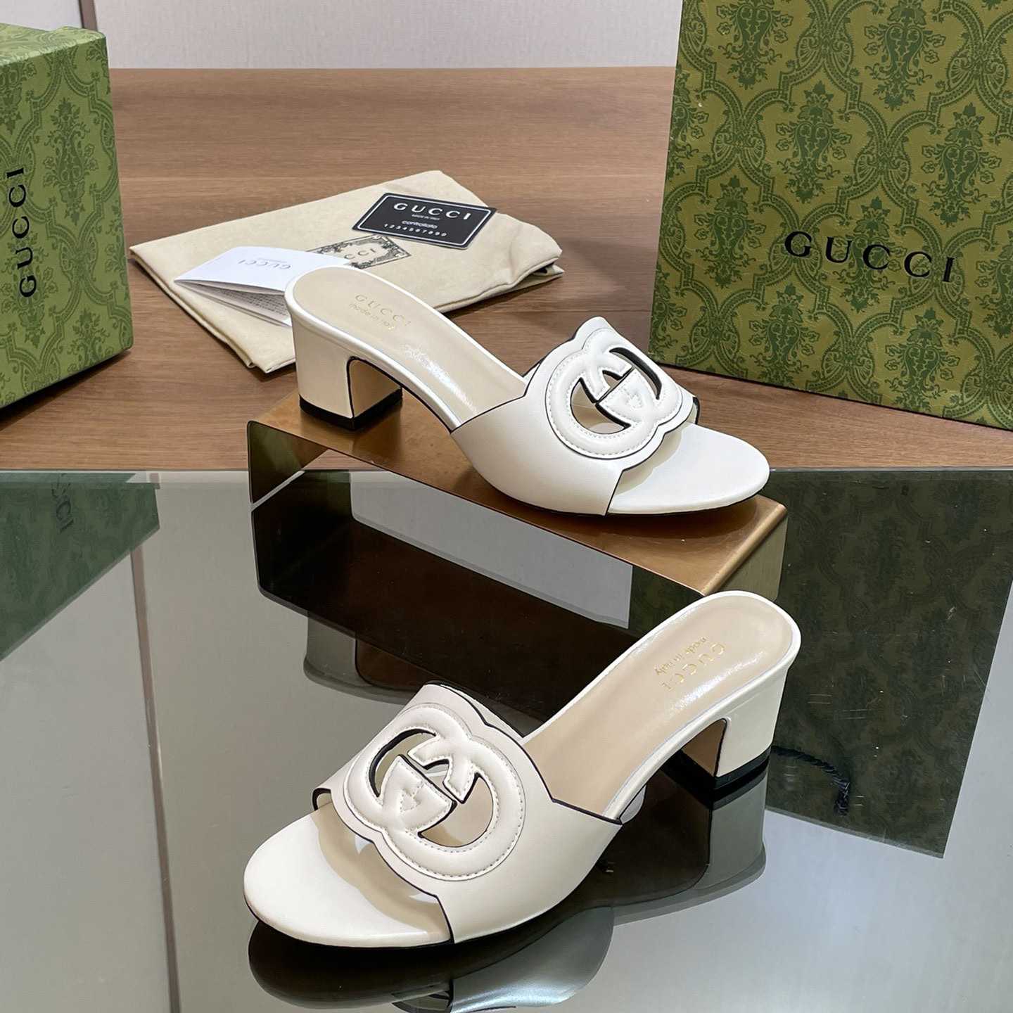 Gucci Women's Interlocking G Slide Sandal  - FashionPlug