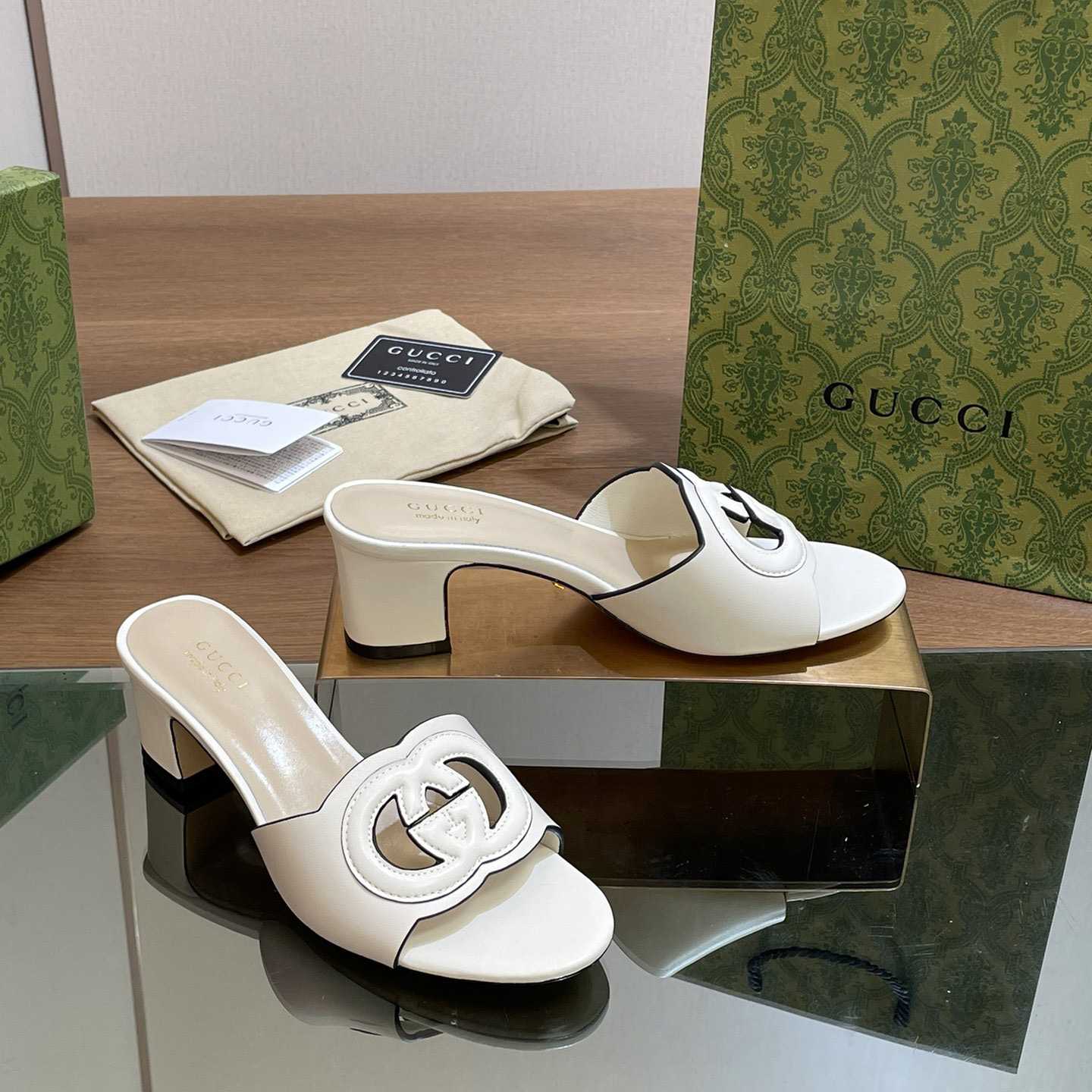 Gucci Women's Interlocking G Slide Sandal  - FashionPlug