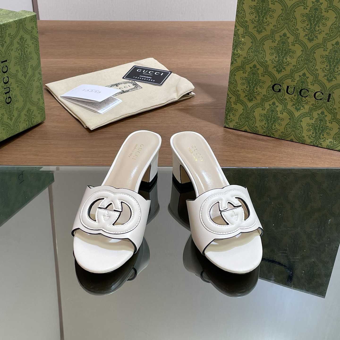 Gucci Women's Interlocking G Slide Sandal  - FashionPlug