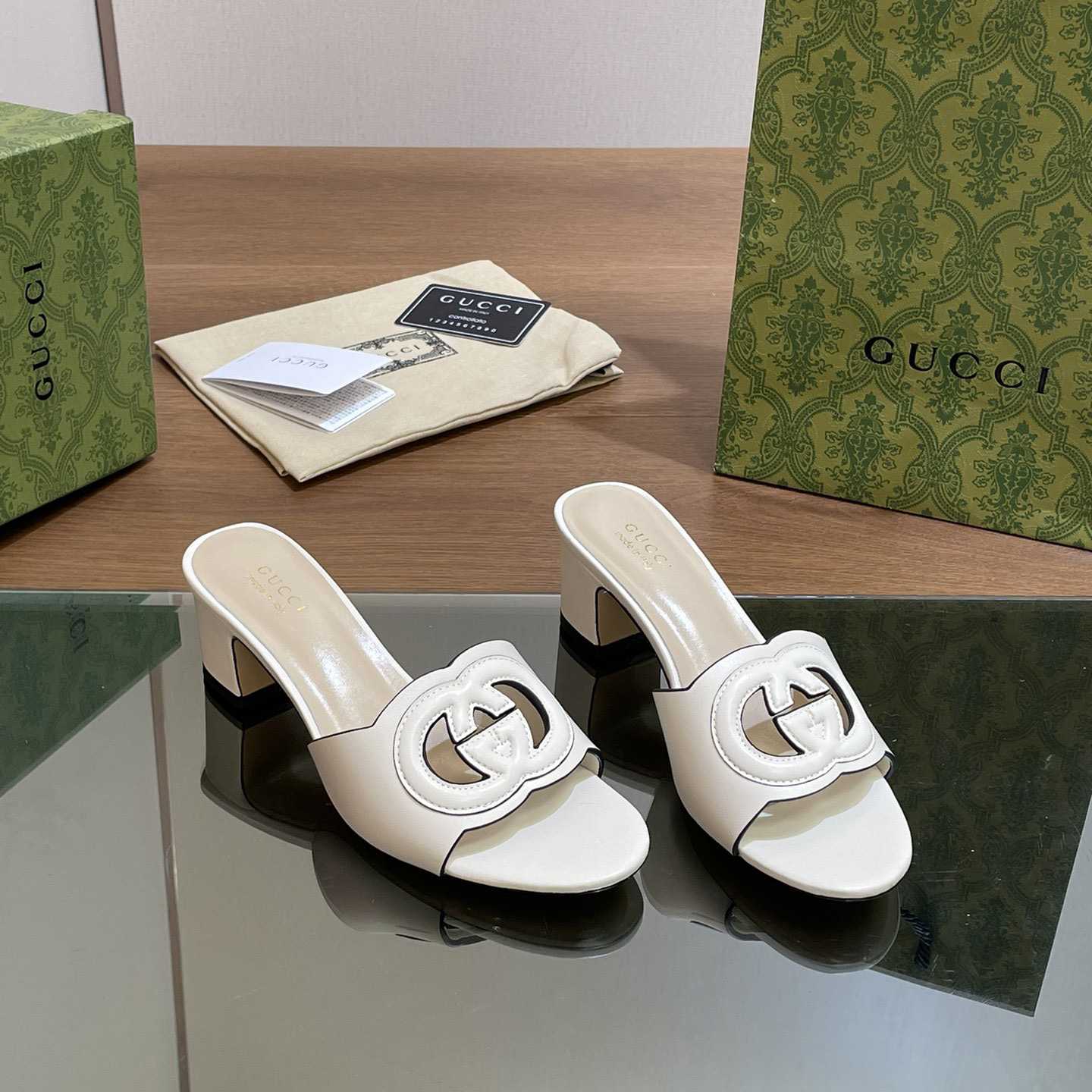 Gucci Women's Interlocking G Slide Sandal  - FashionPlug