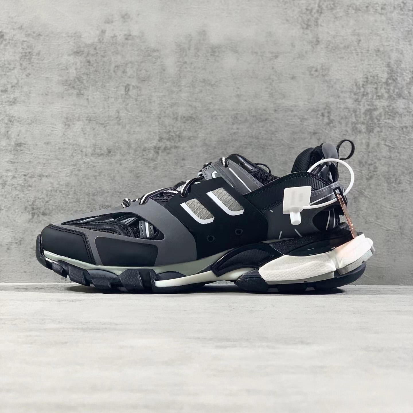 Balenciaga Track Sneaker    - FashionPlug