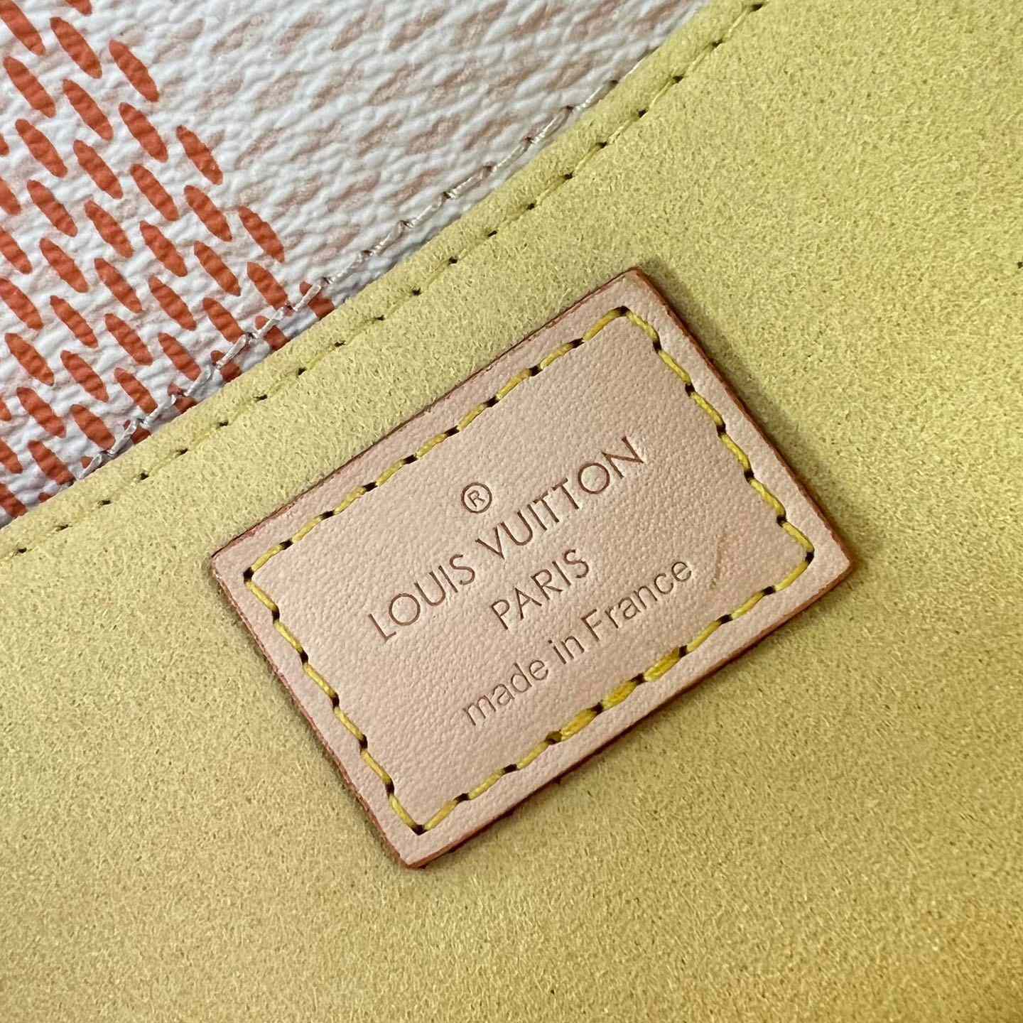 Louis Vuitton Pochette Métis East West    N40749 - FashionPlug