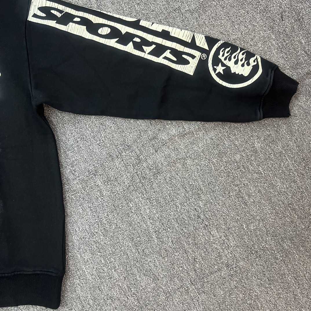Hellstar Sports 96' Crewneck - FashionPlug