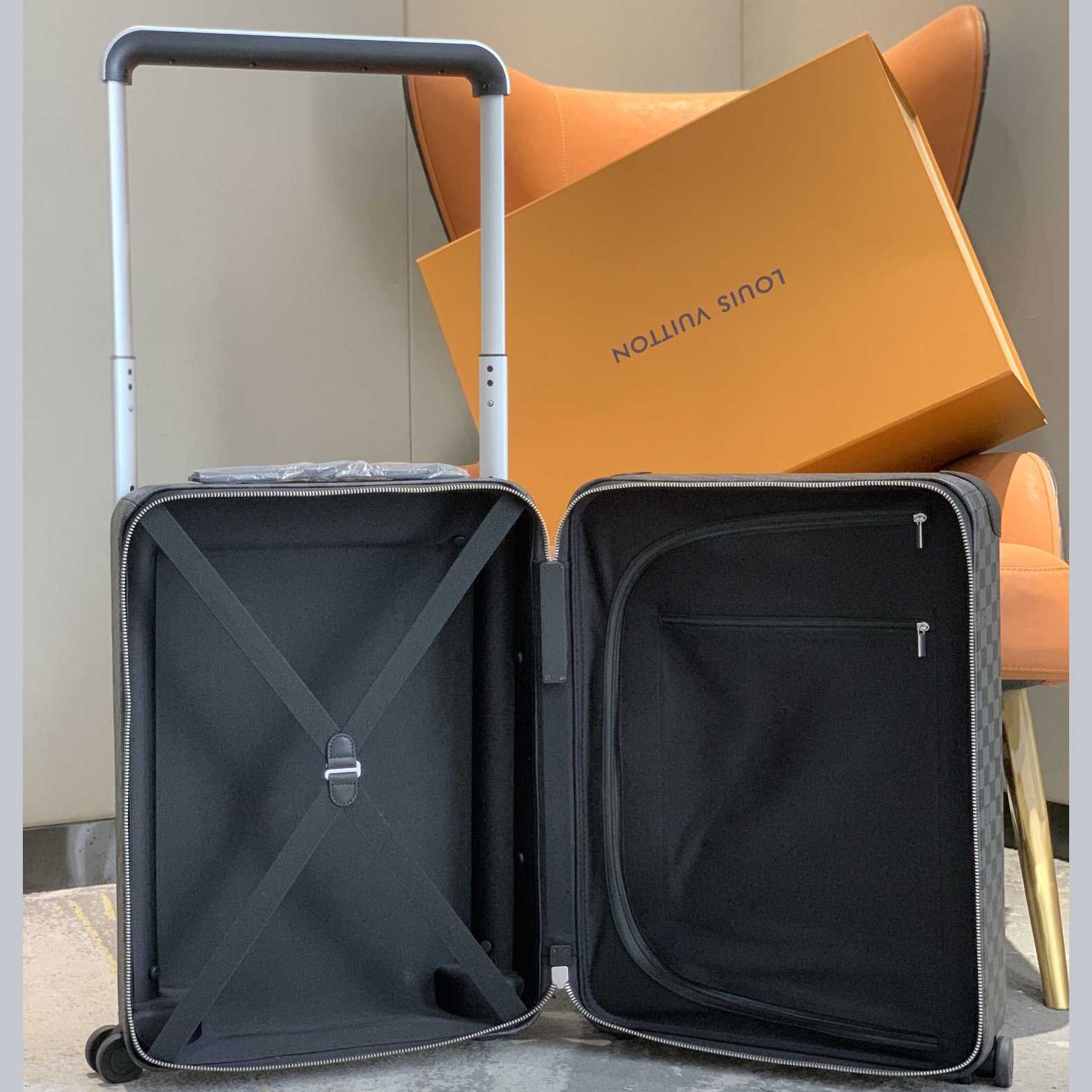 Louis Vuitton Horizon  - FashionPlug