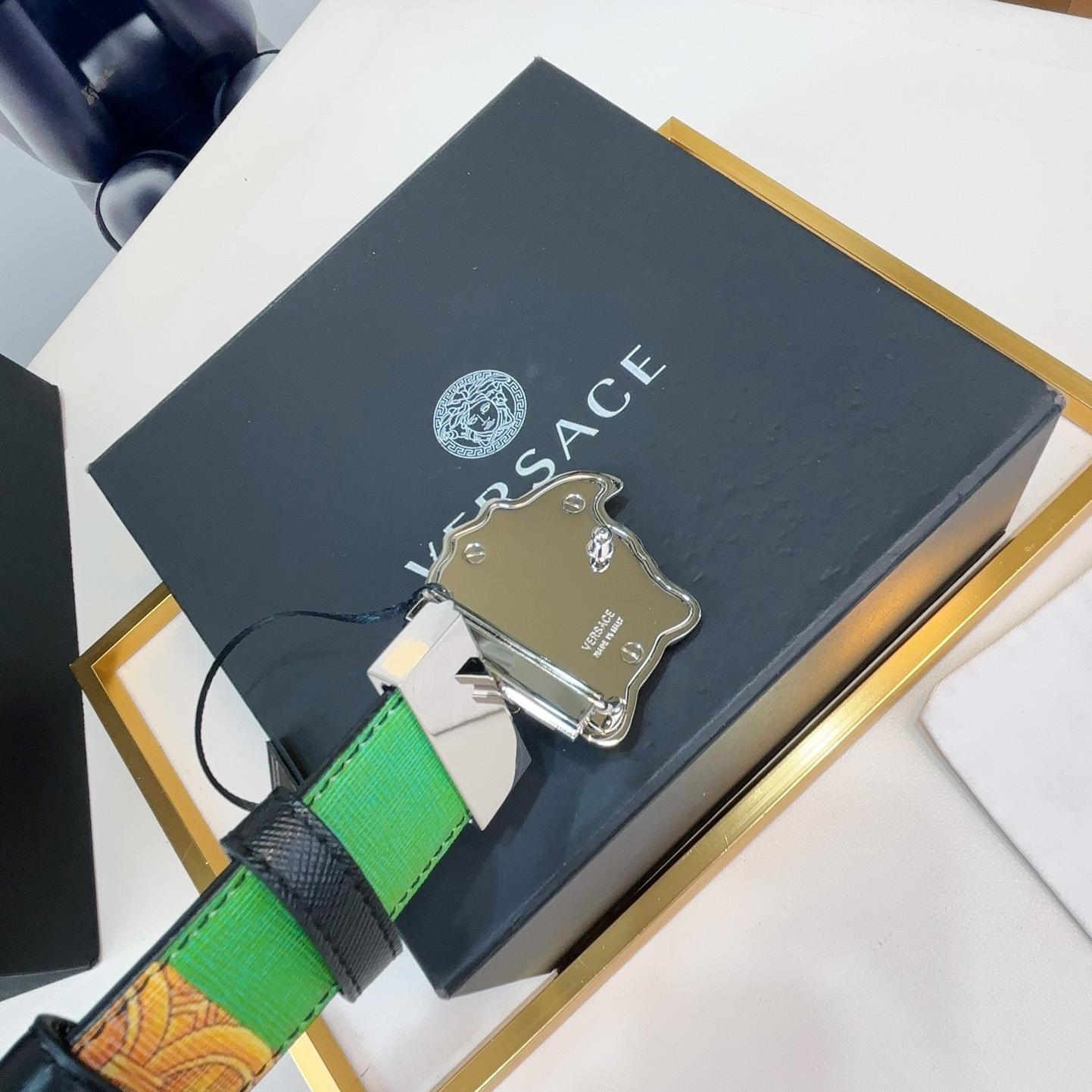 Versace Barocco Reversible Leather Belt    40mm - FashionPlug
