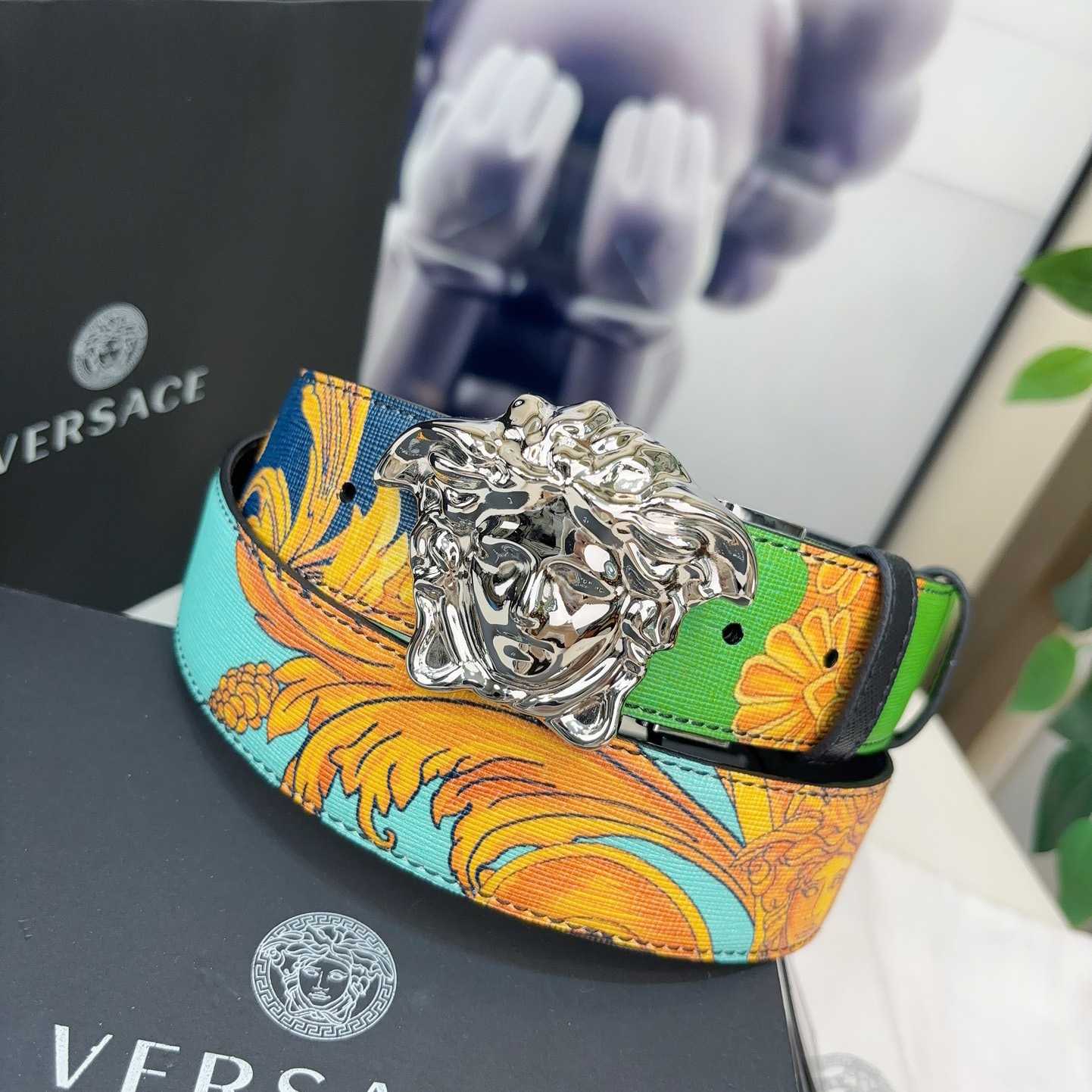 Versace Barocco Reversible Leather Belt    40mm - FashionPlug