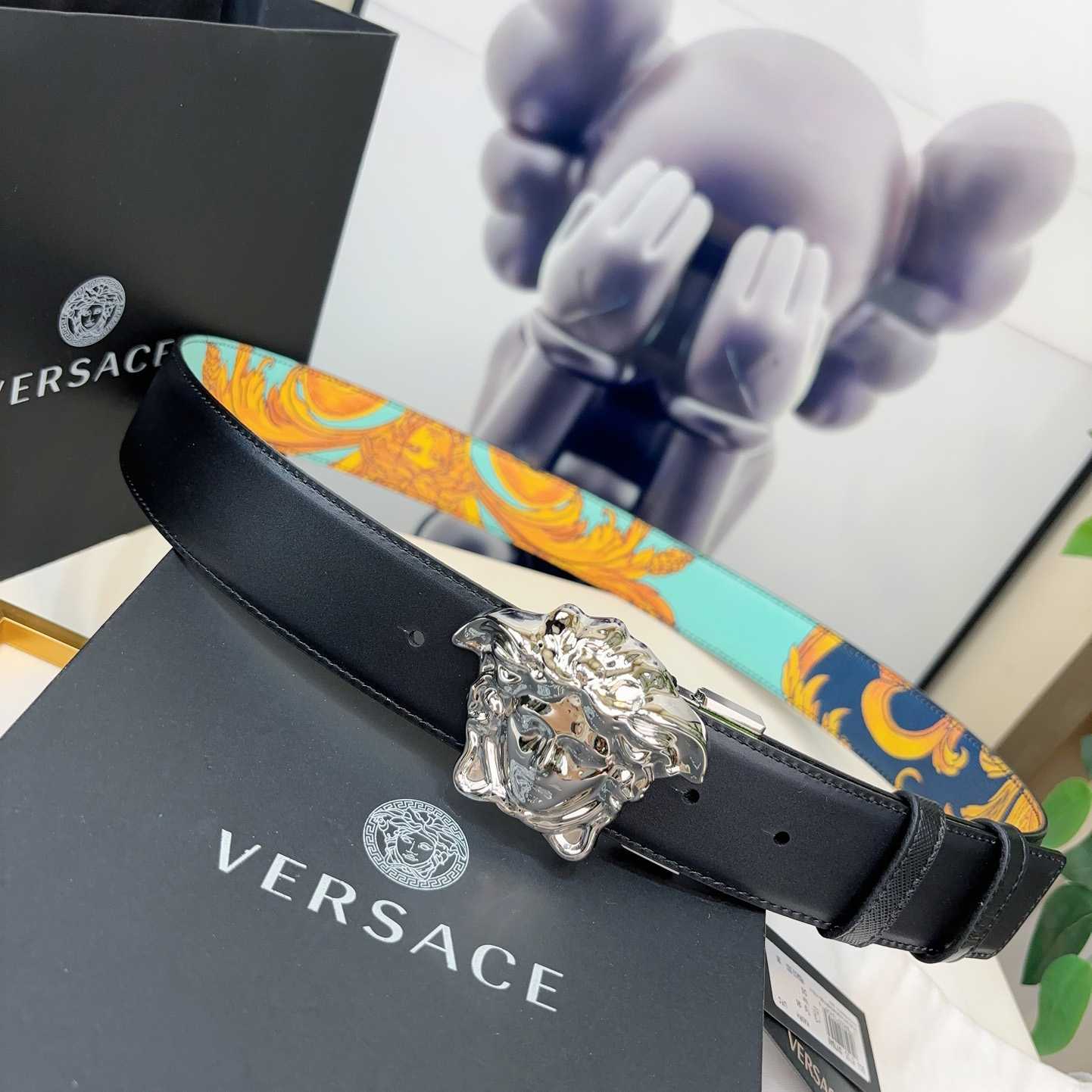 Versace Barocco Reversible Leather Belt    40mm - FashionPlug