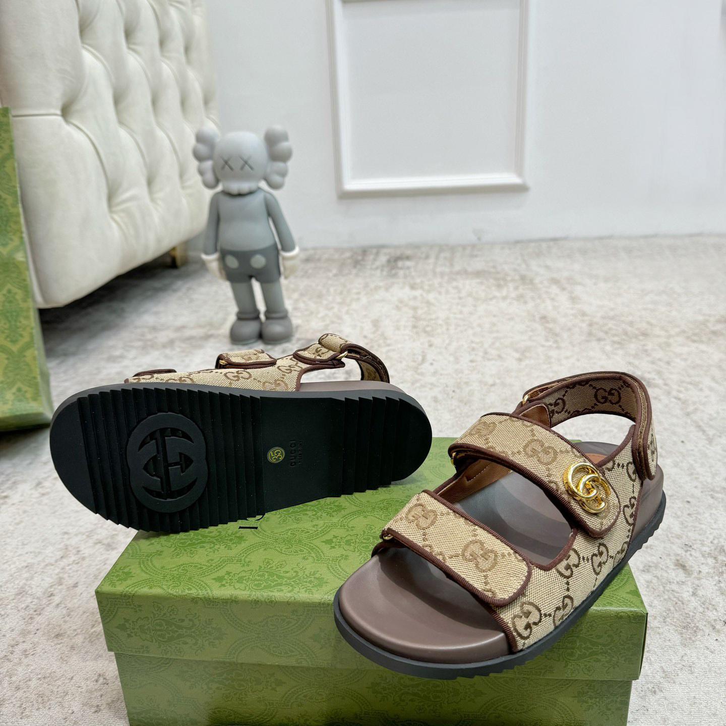 Gucci GG Supreme Canvas Sandals - FashionPlug