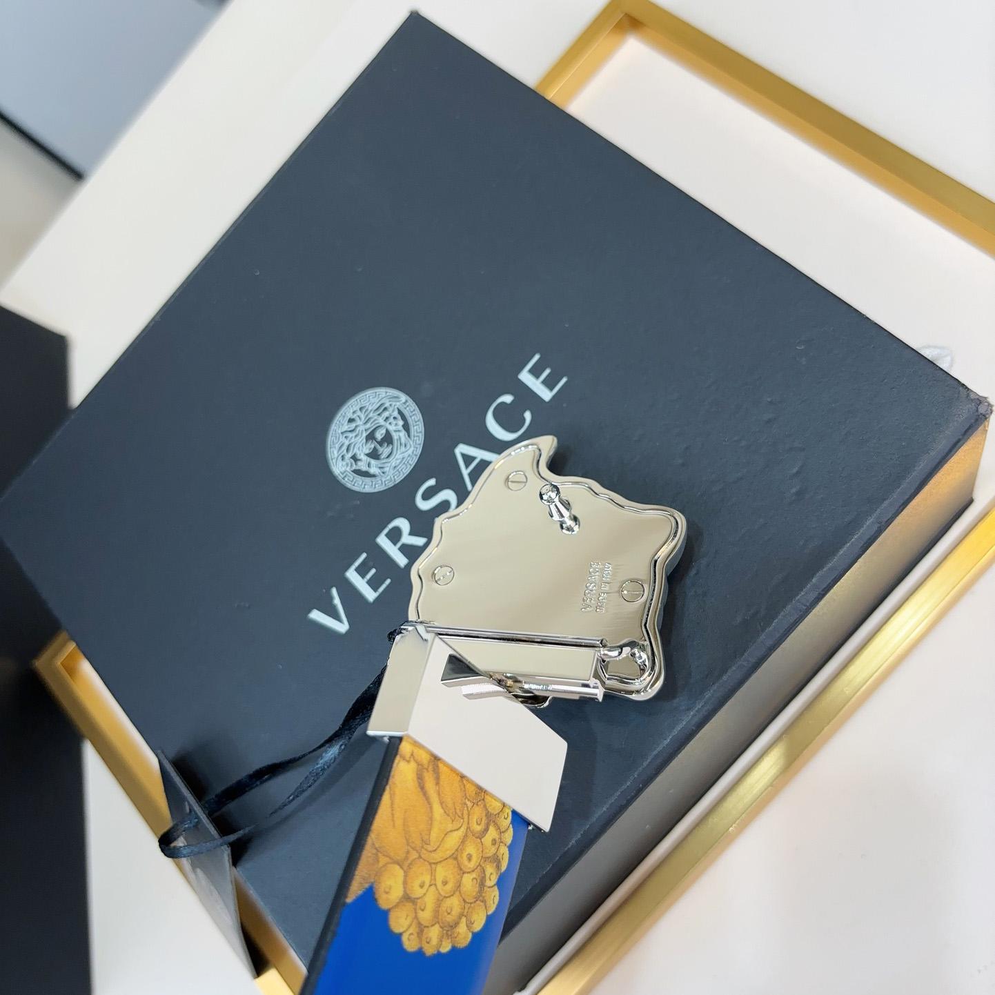 Versace Barocco Reversible Leather Belt    40mm - FashionPlug