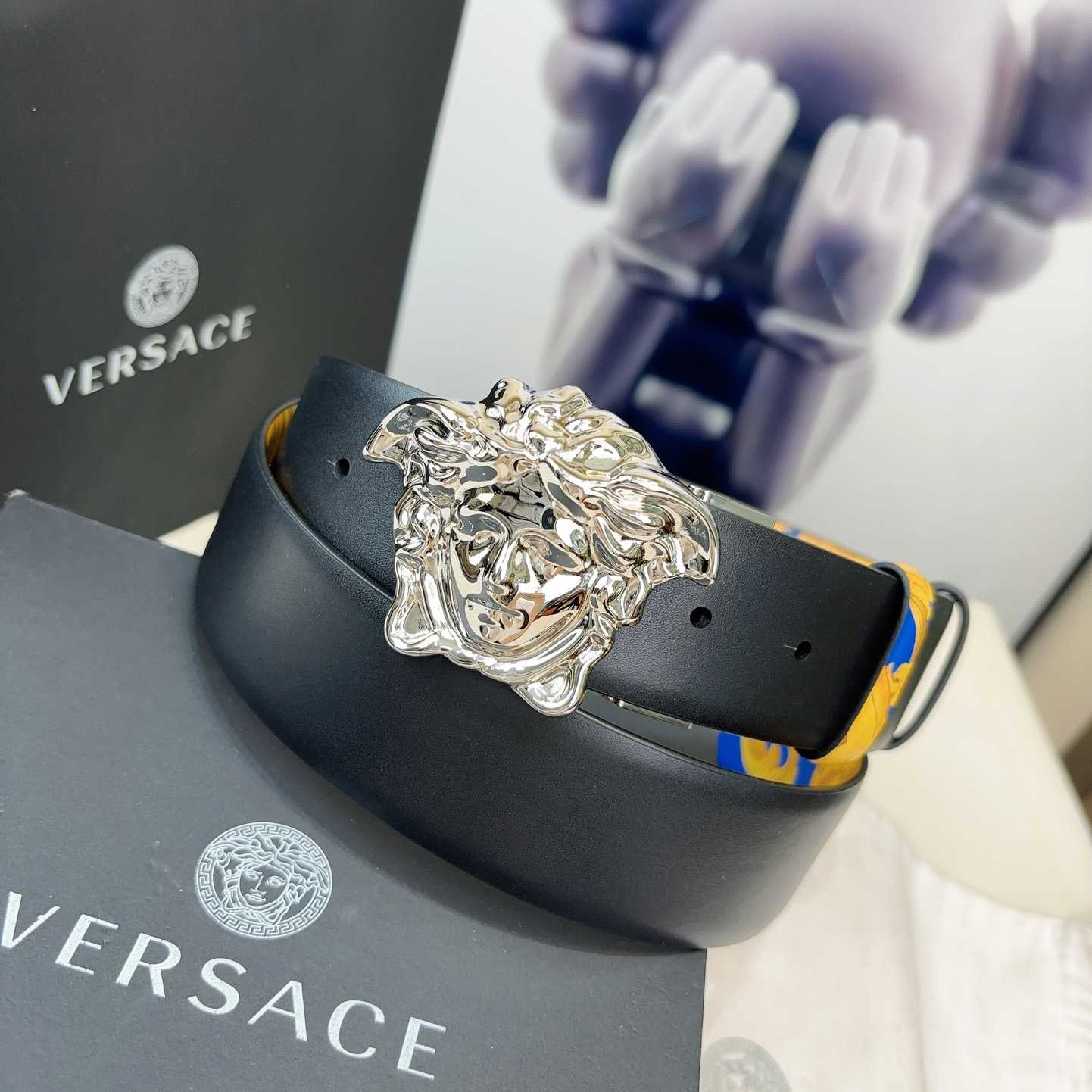 Versace Barocco Reversible Leather Belt    40mm - FashionPlug